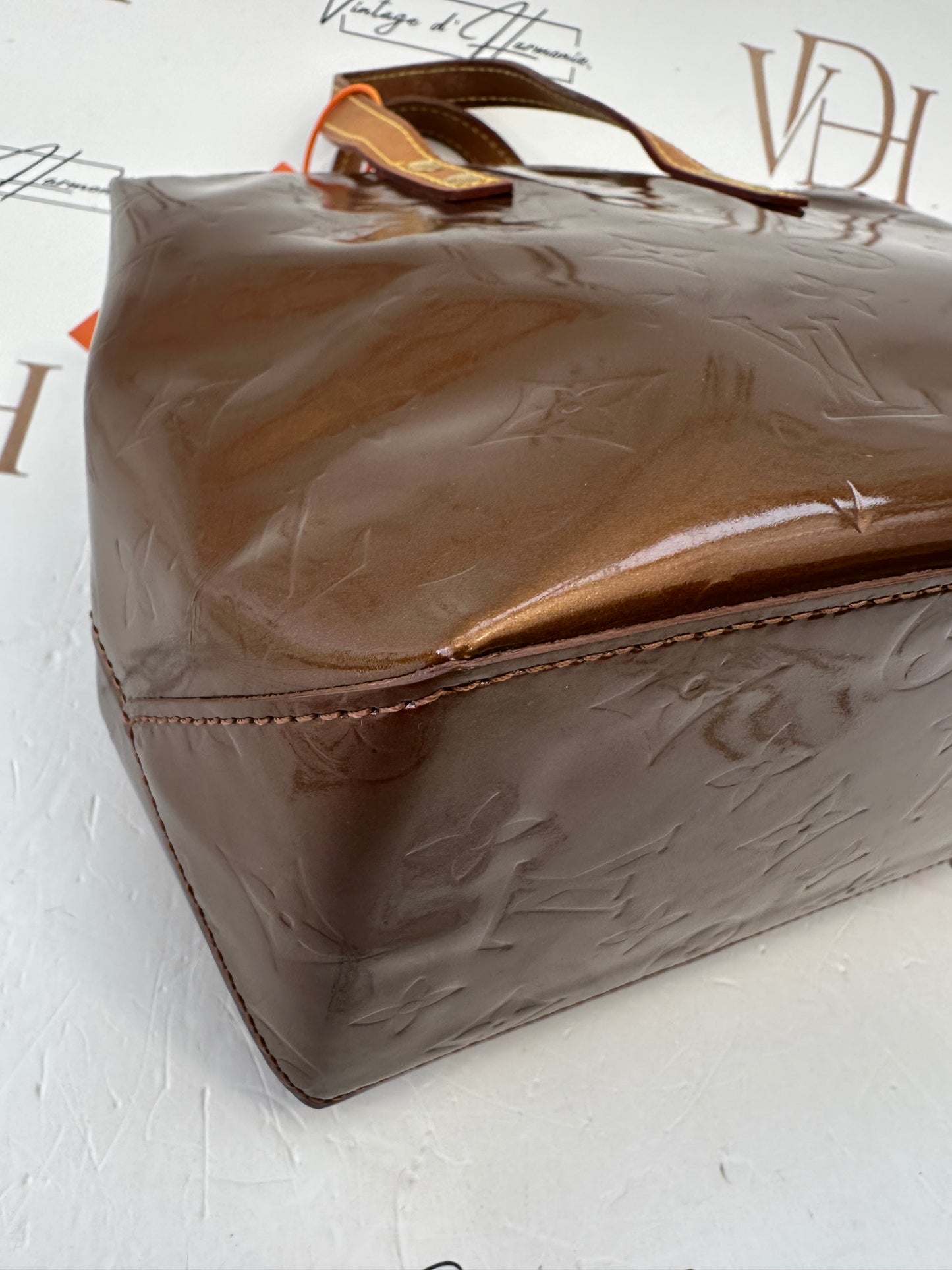 017750 - Louis Vuitton Bronze Vernis Reade PM
