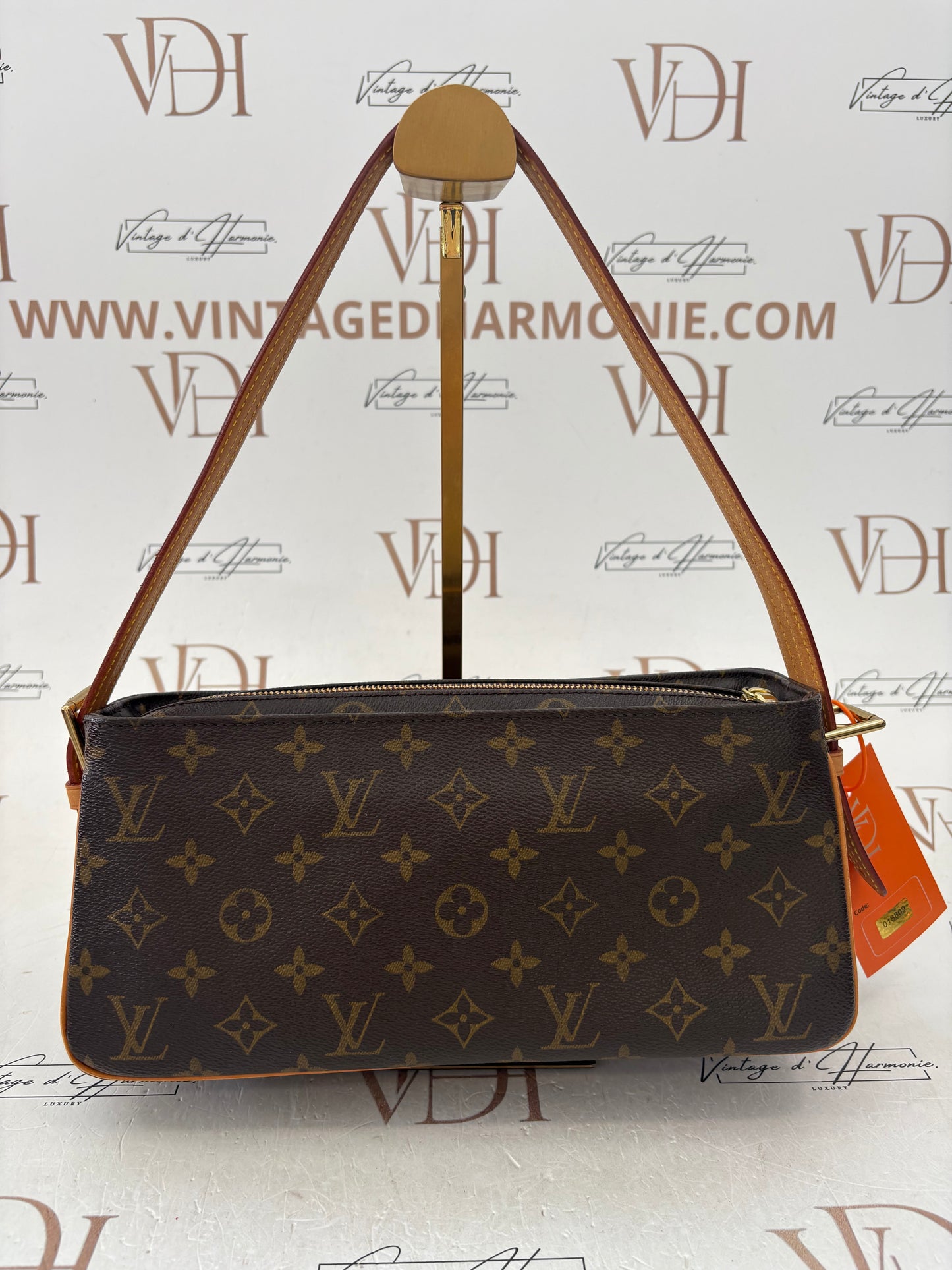 018809 - Louis Vuitton Viva Cite MM