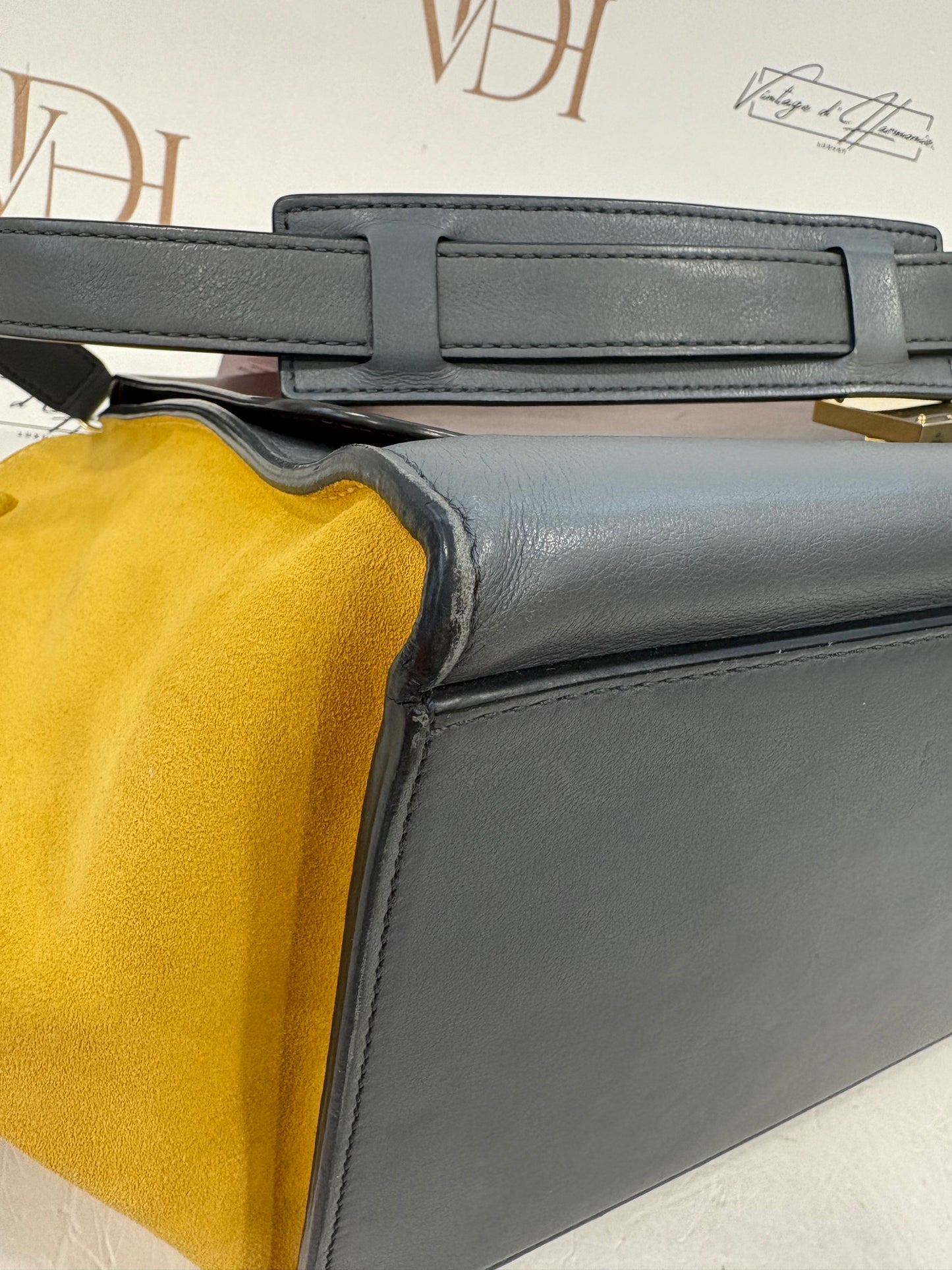 382910 - Céline Trapeze