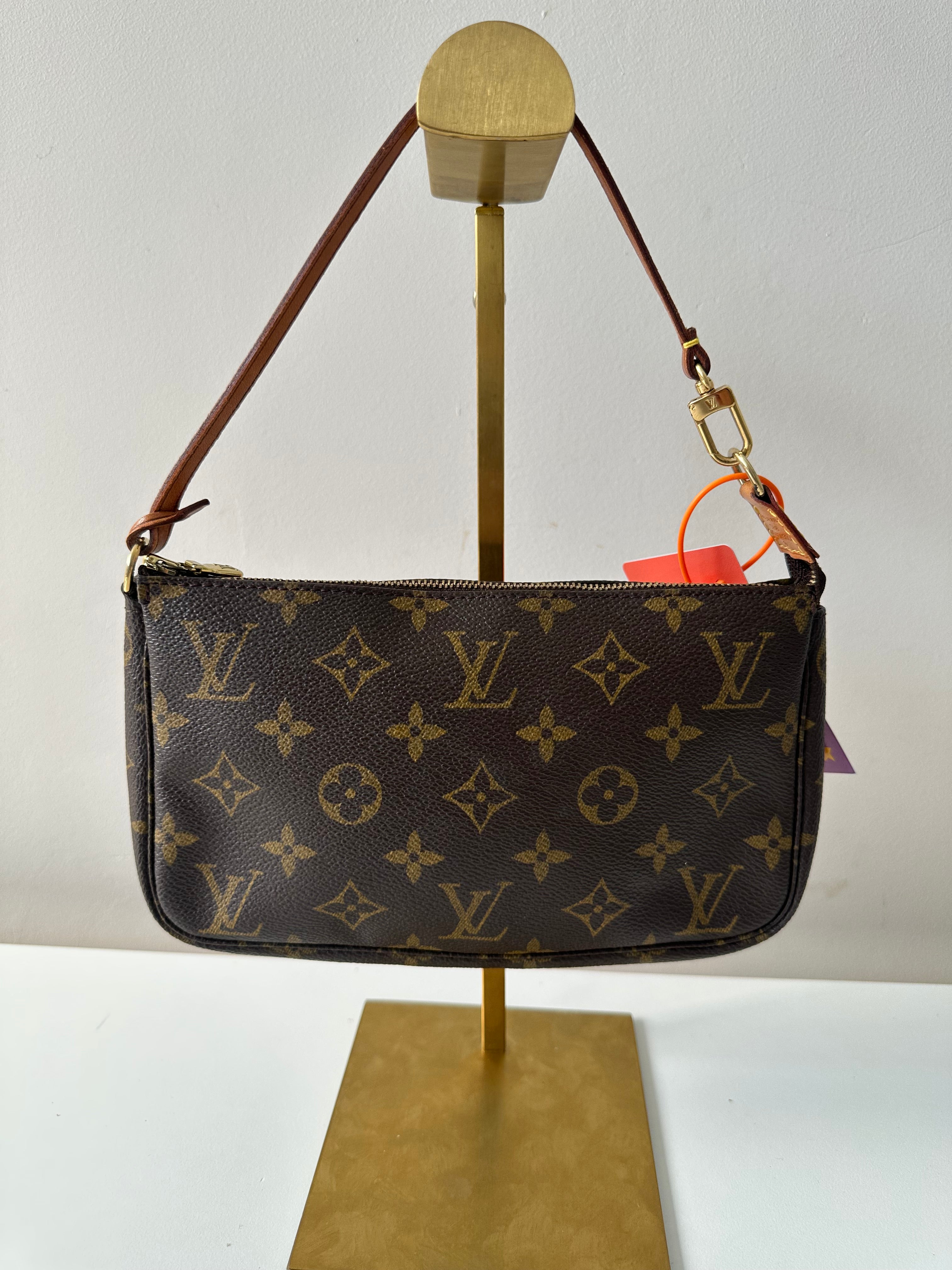 Louis Vuitton Pochette