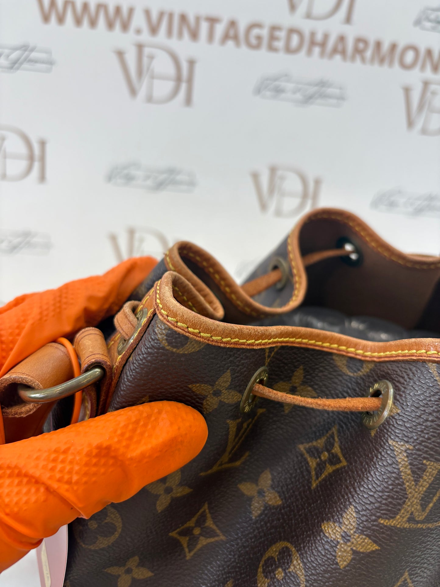 018524 - Louis Vuitton Petite Noé