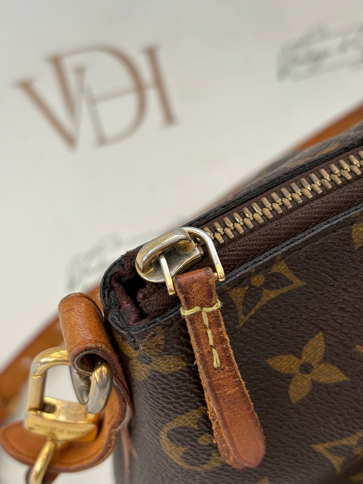 017228 - Louis Vuitton Turenne MM