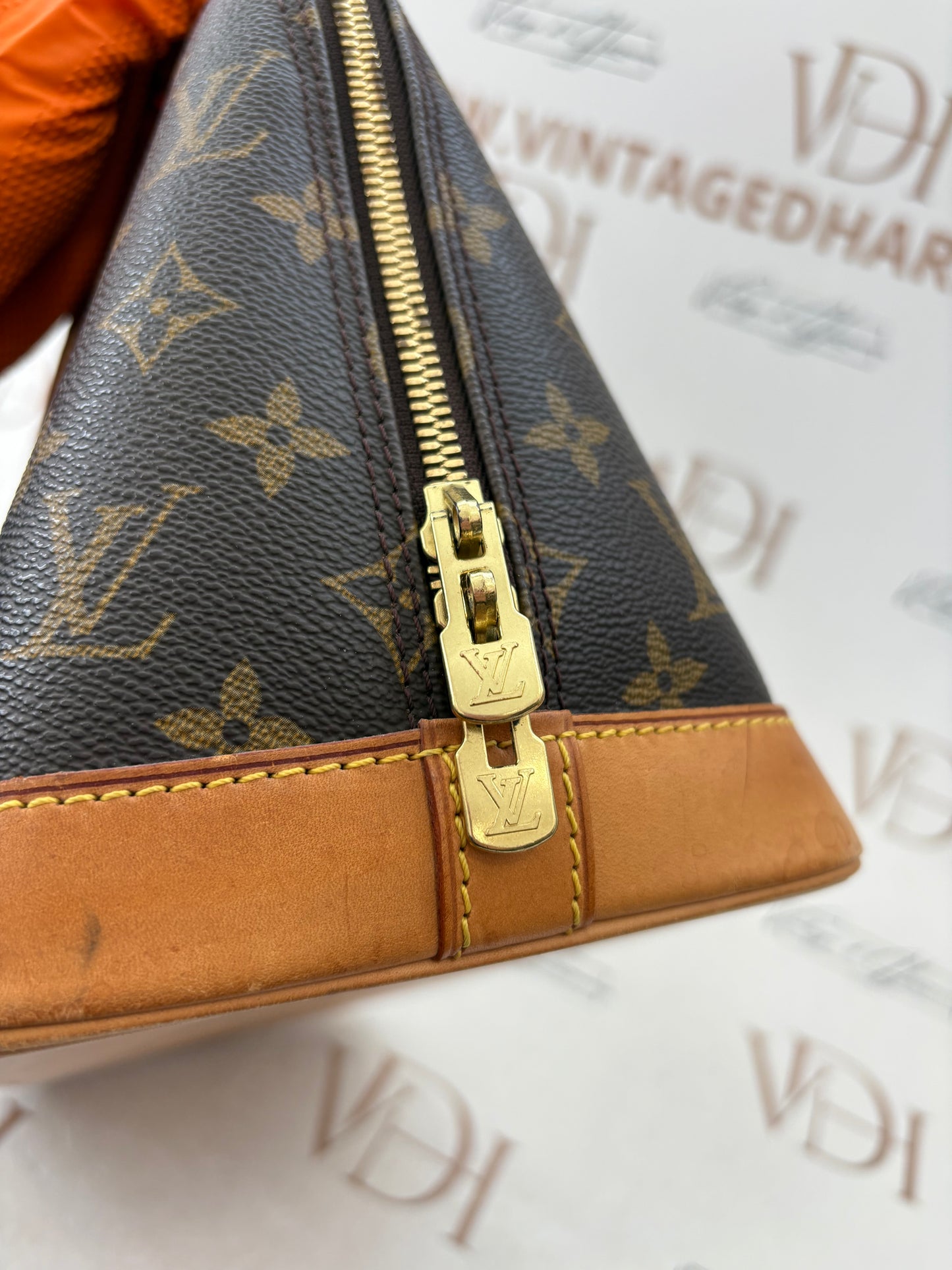 018850 - Louis Vuitton Alma
