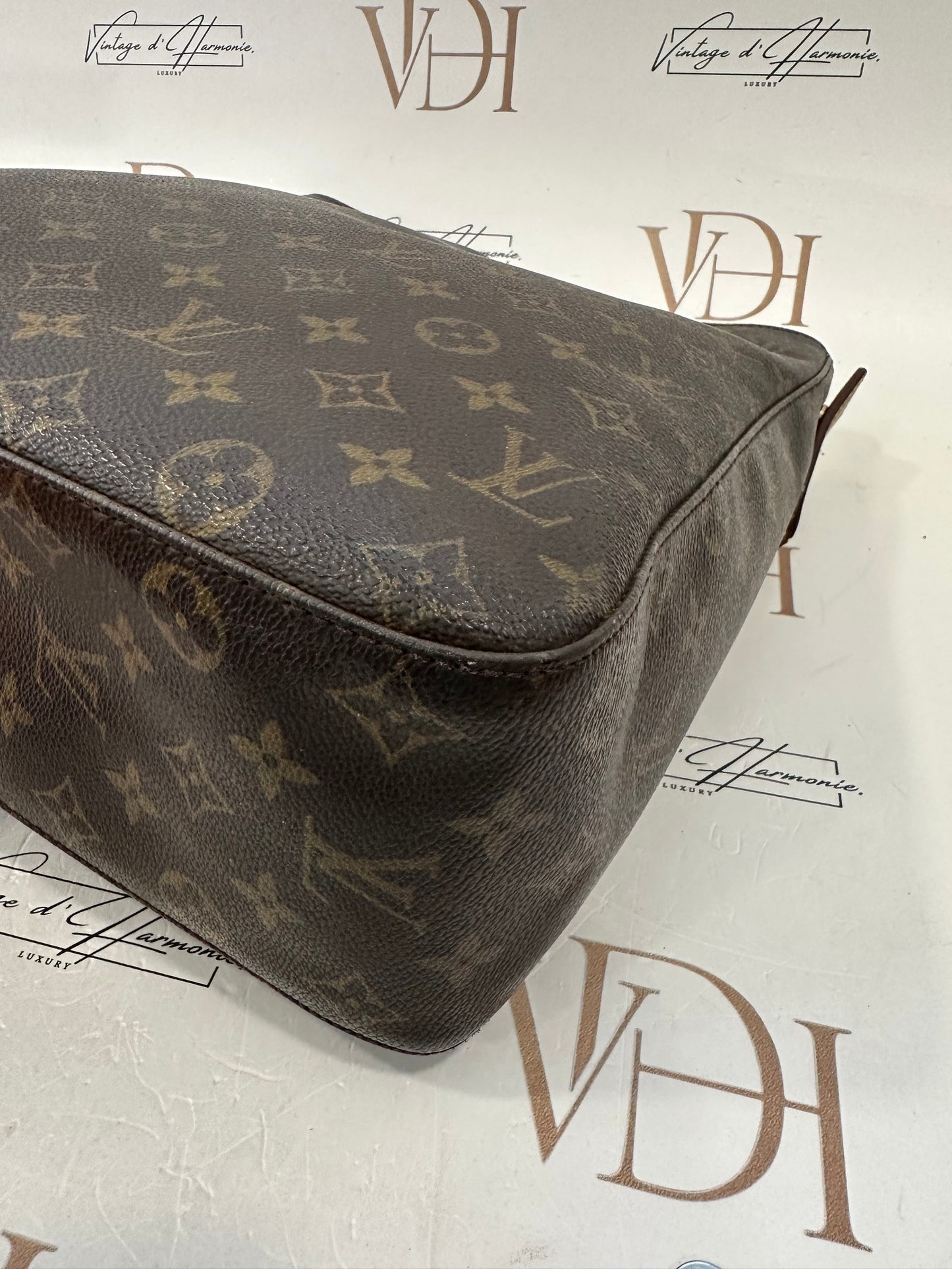 016911 - Louis Vuitton Looping GM