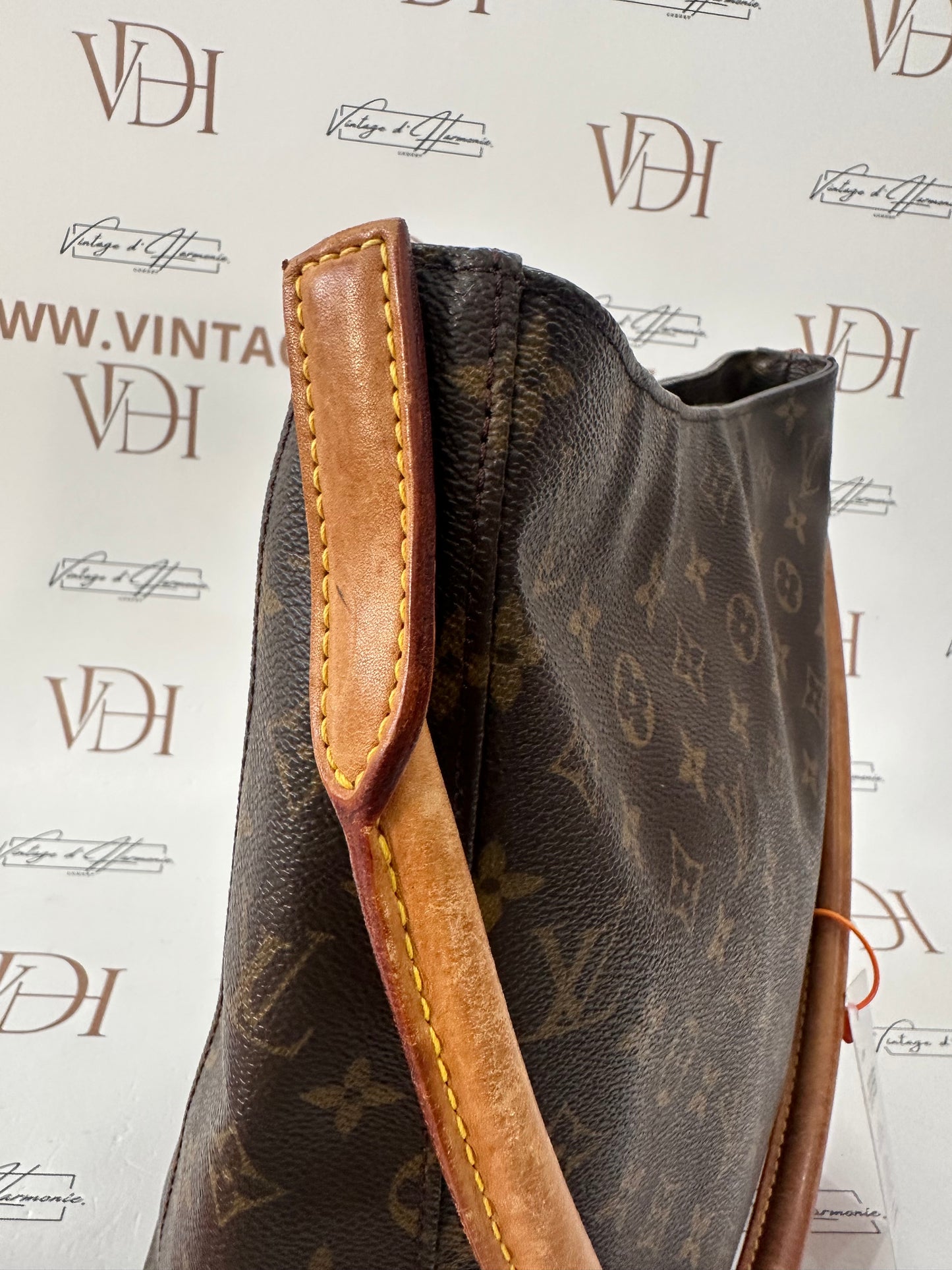 017798 - Louis Vuitton Looping GM