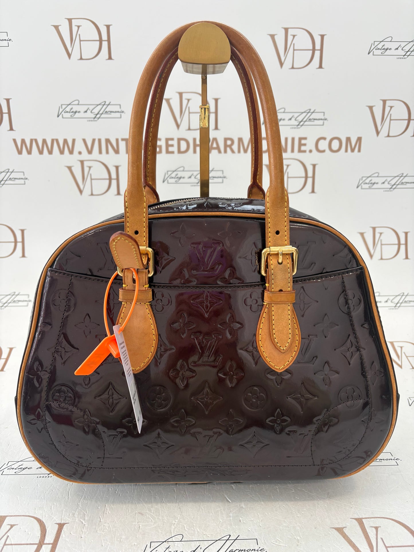 384003 - Louis Vuitton Summit Drive