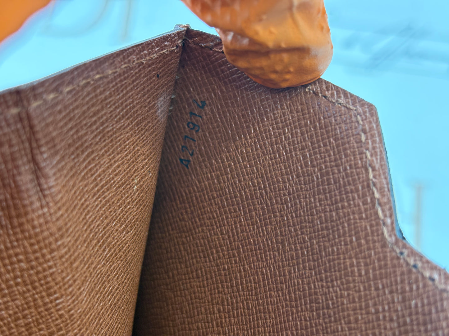 017120 - Louis Vuitton Concorde