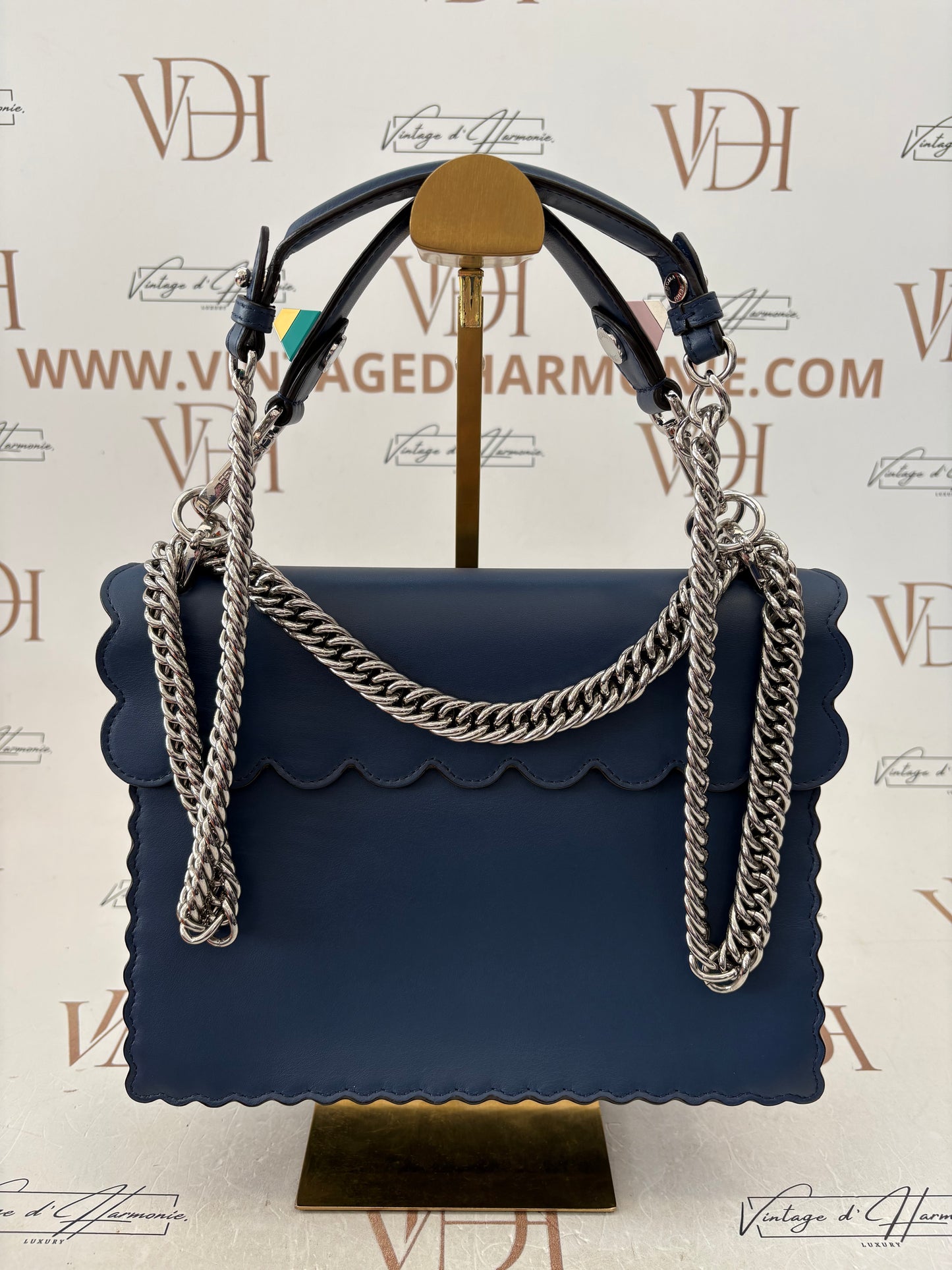 383700 - Fendi Kan