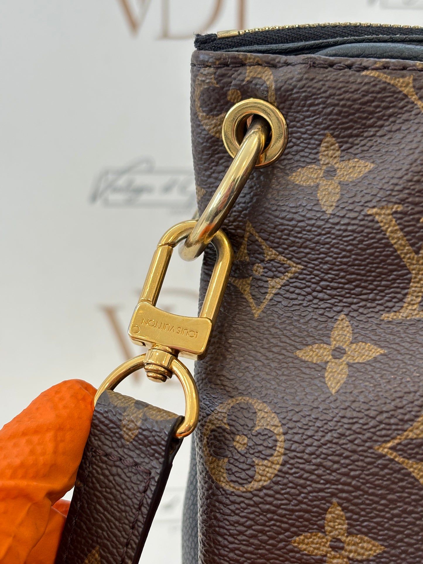 201176 - Louis Vuitton Pallas