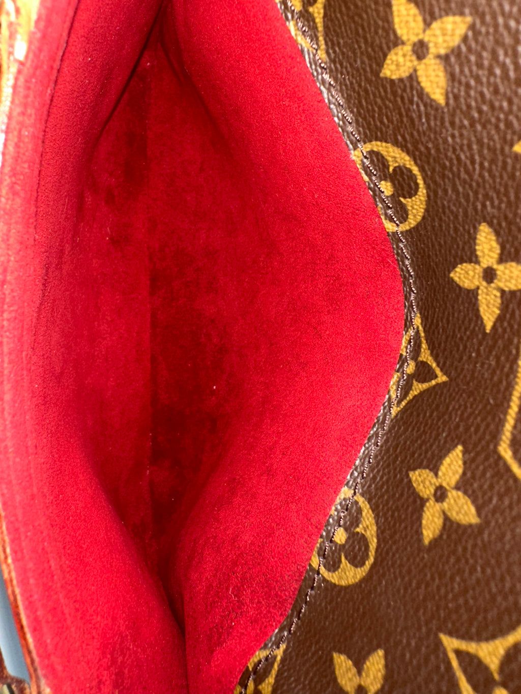 Louis Vuitton Coussin GM