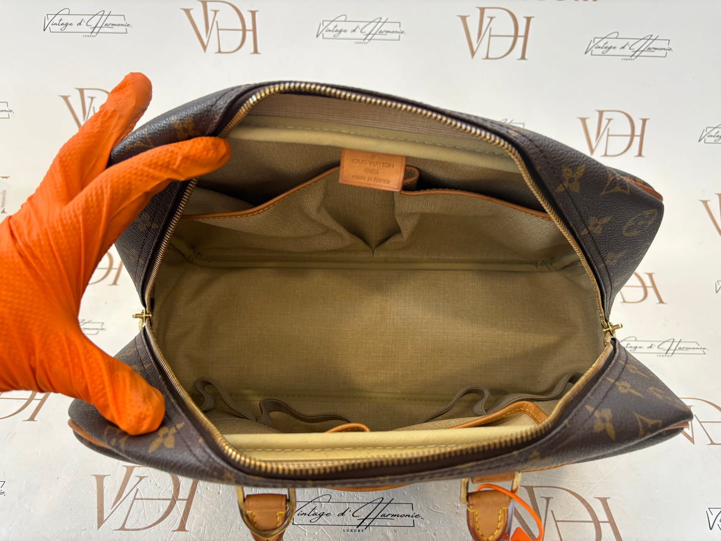 018276 - Louis Vuitton Deauville