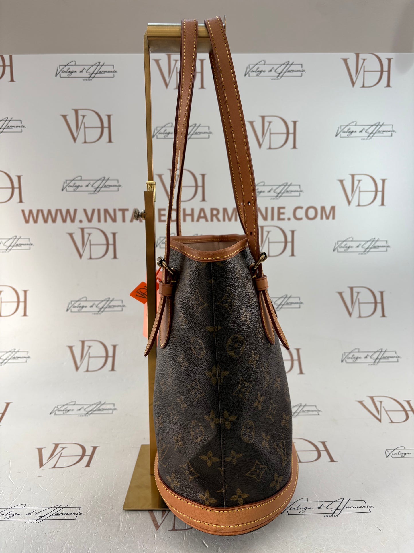 019009 - Louis Vuitton Bucket PM