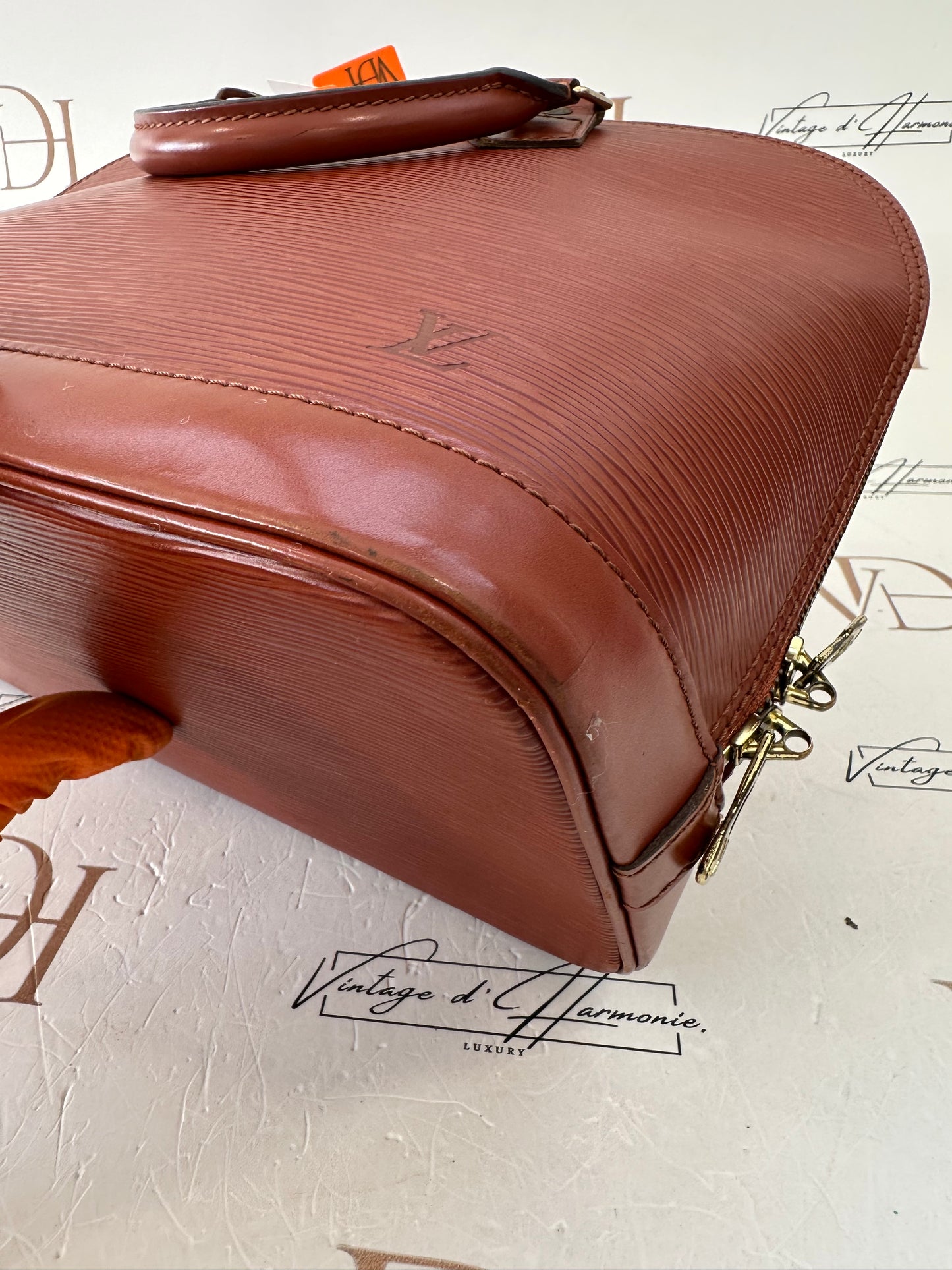 017836 - Louis Vuitton Alma Epi Brown