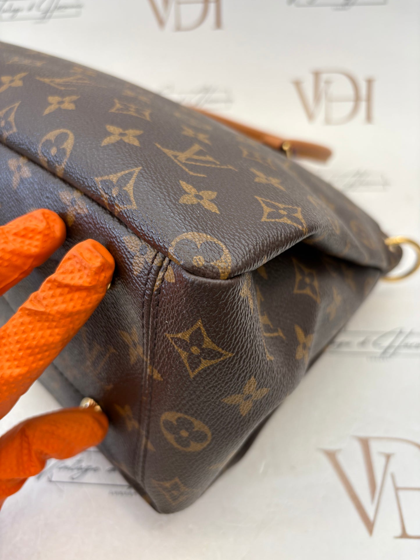 383395 - Louis Vuitton Pallas