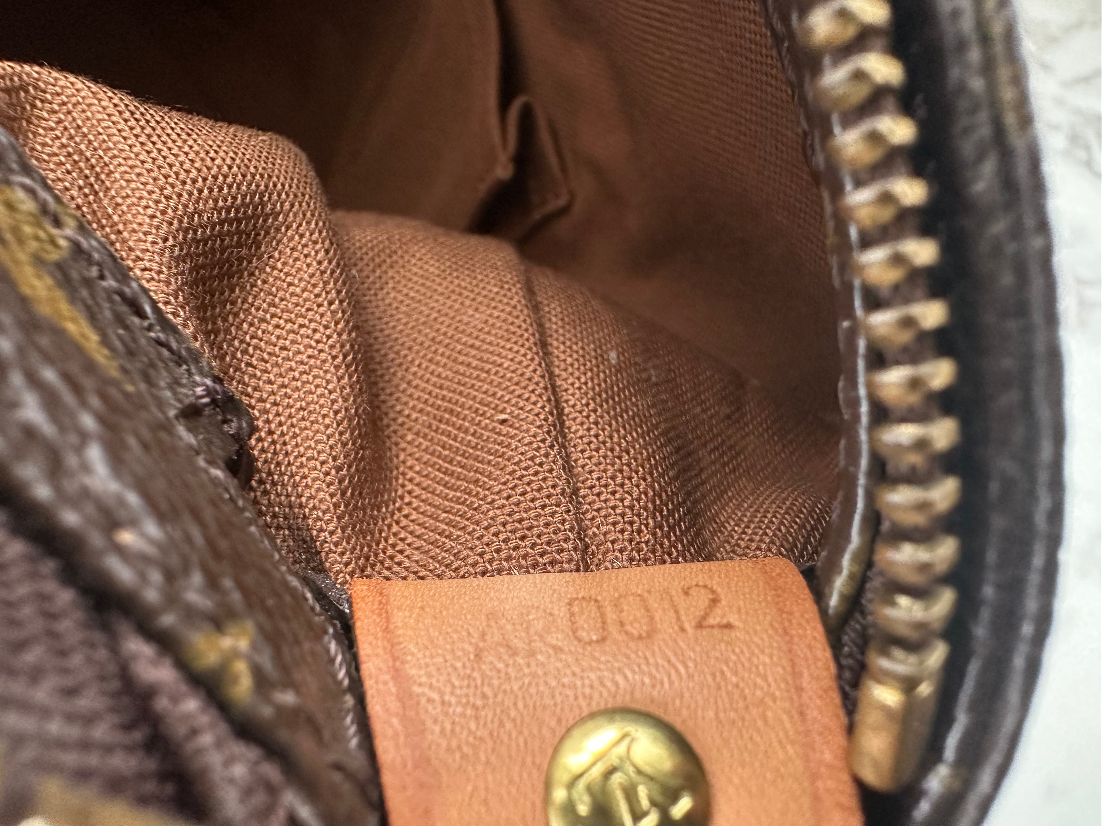 Louis Vuitton Cabas Mezzo