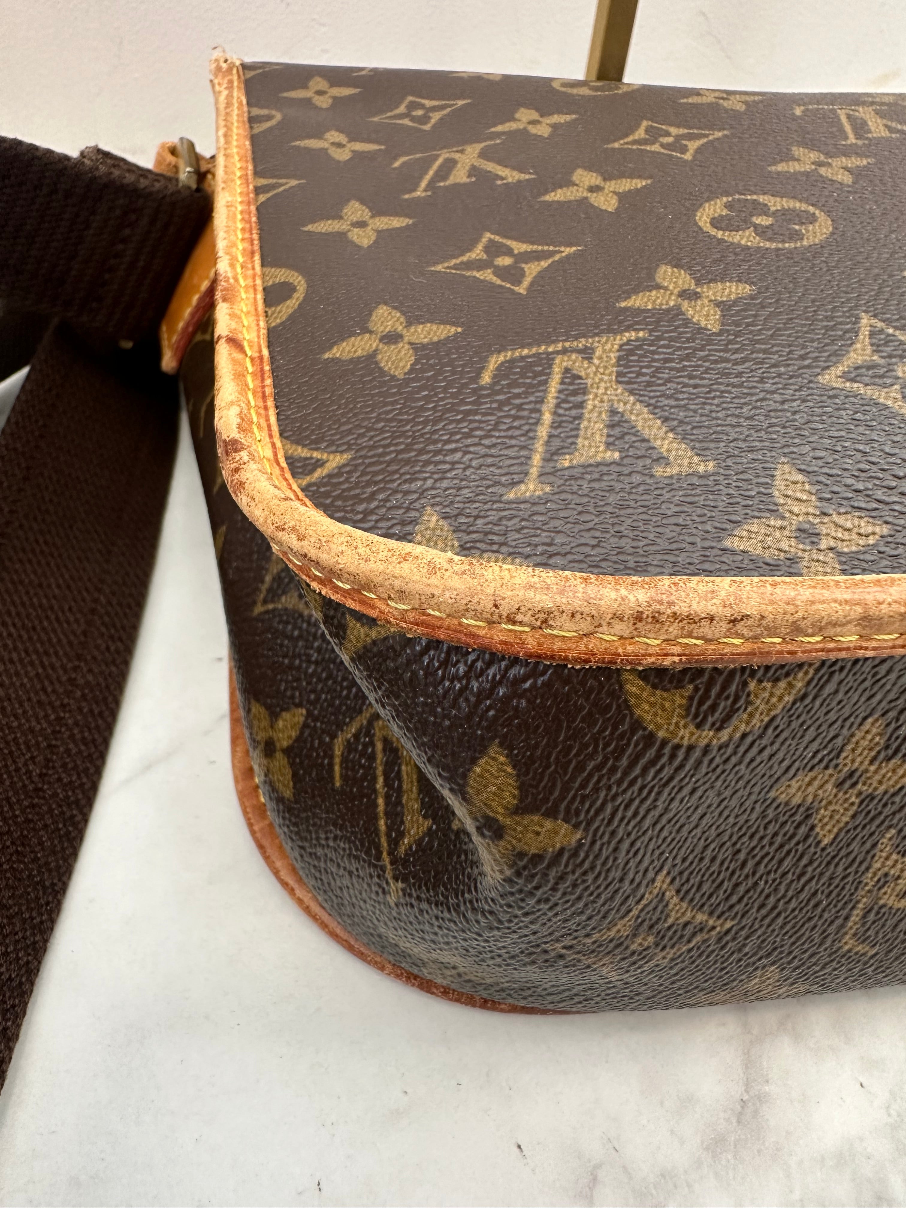 Louis Vuitton Messenger Bosphore