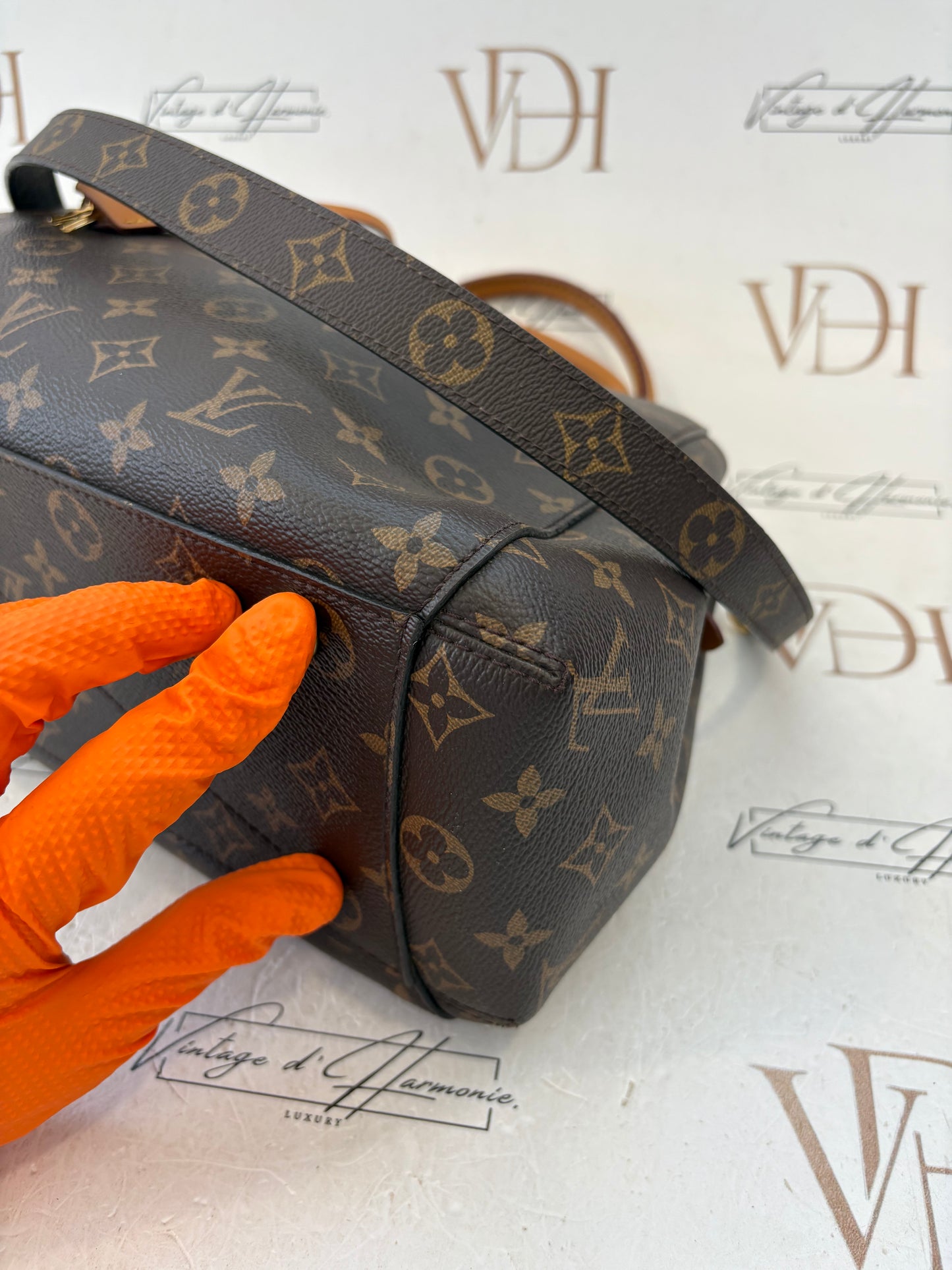 018231 - Louis Vuitton Montaigne