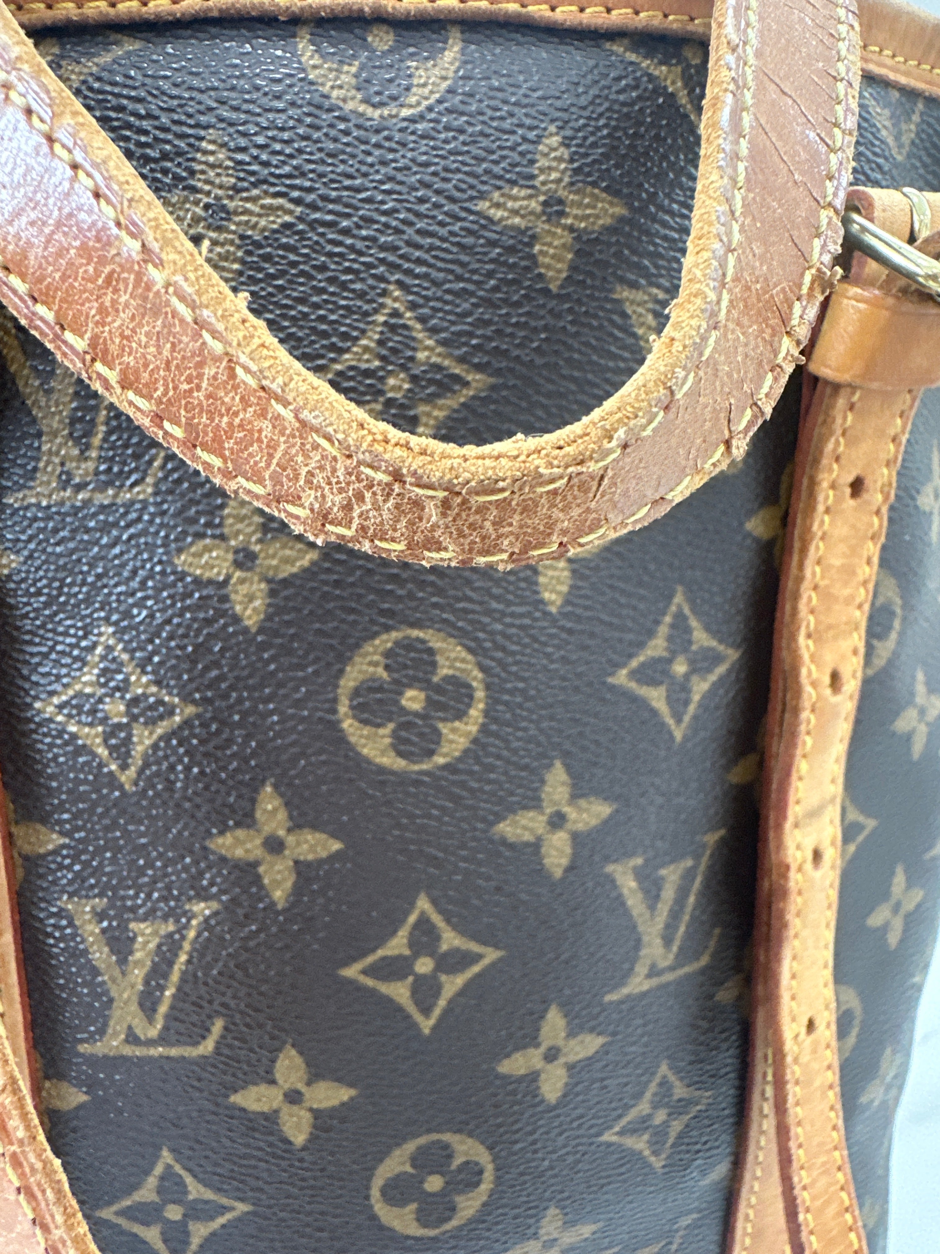 Louis Vuitton Bucket GM