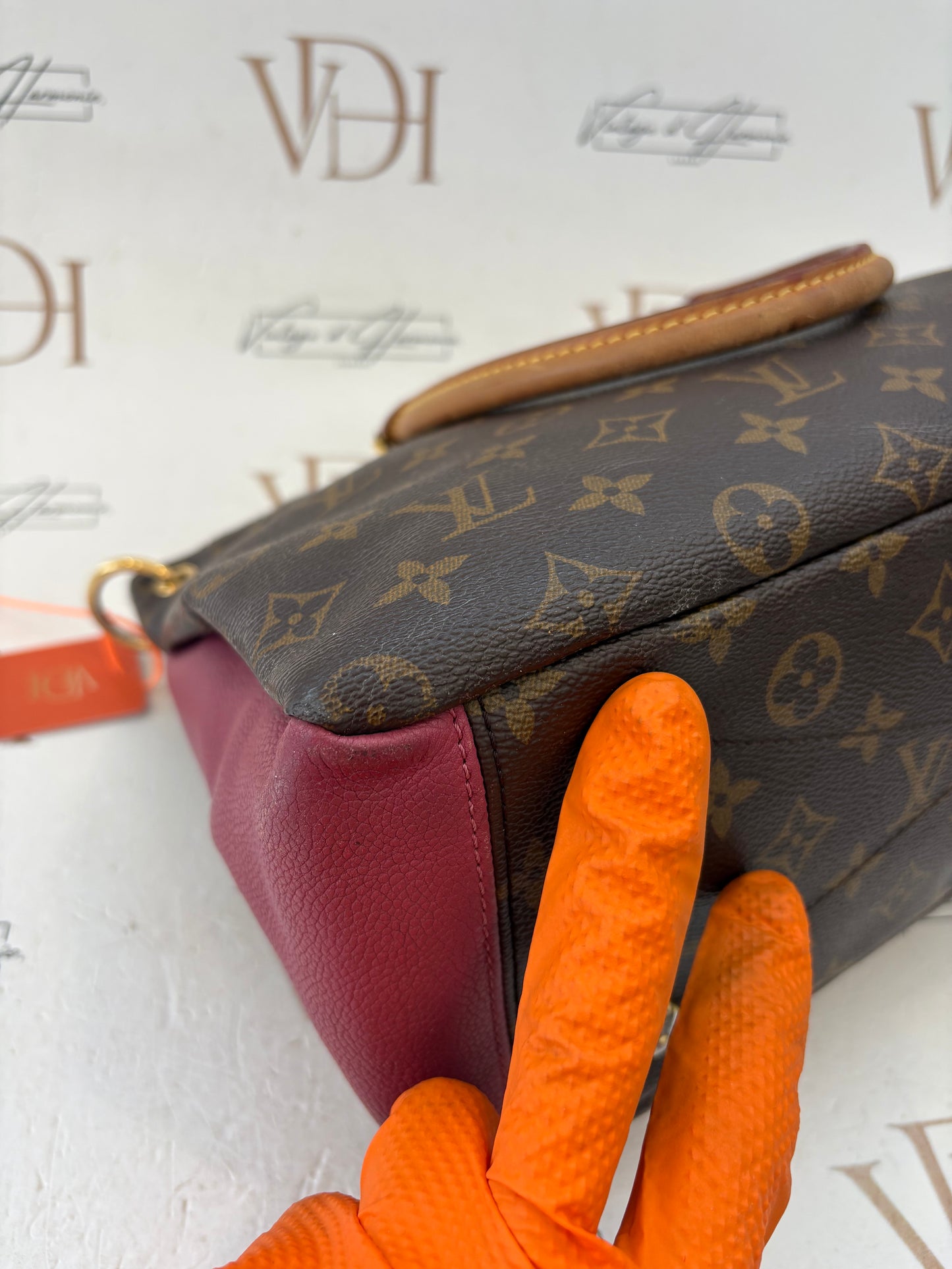 382993 - Louis Vuitton Pallas