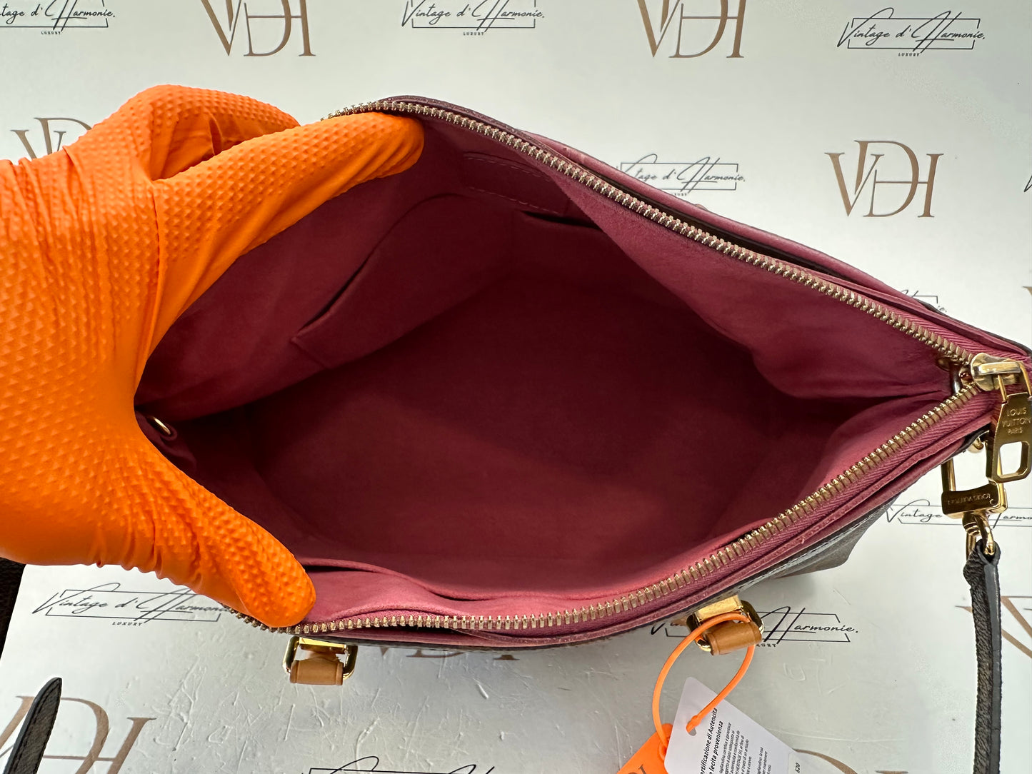 382943 - Louis Vuitton Pallas