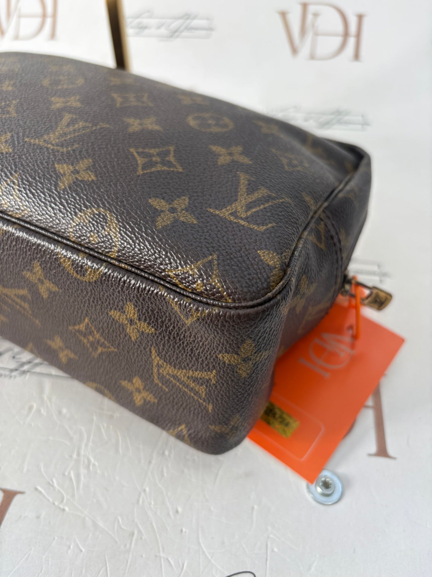 018724 - Louis Vuitton Trousse Toilette 28