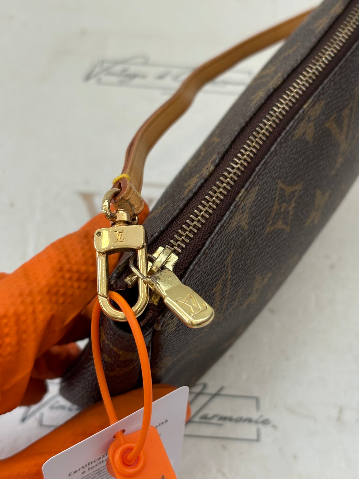 018355 - Louis Vuitton Pochette Accessoires