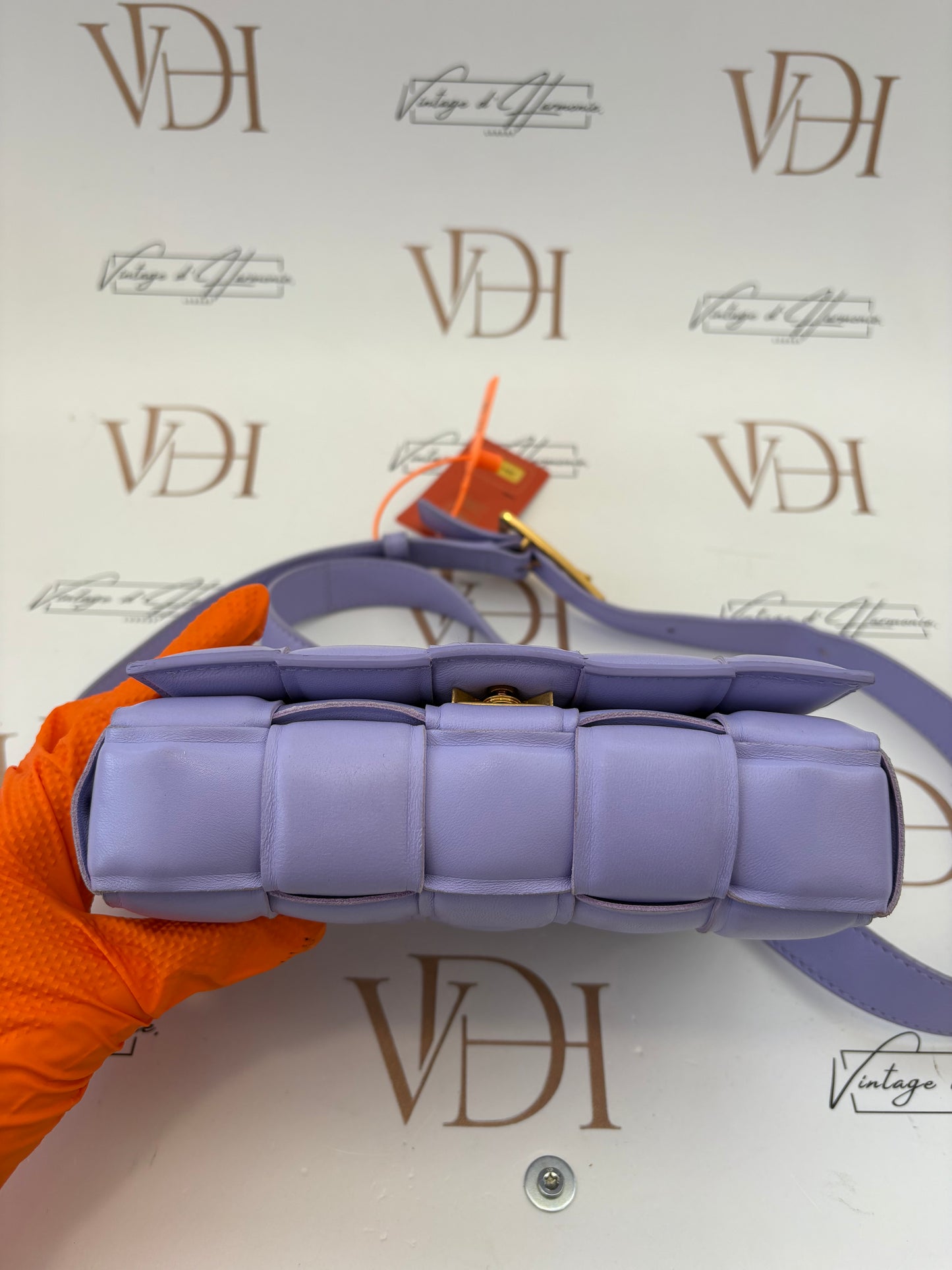 384124 - Bottega Veneta Cassette