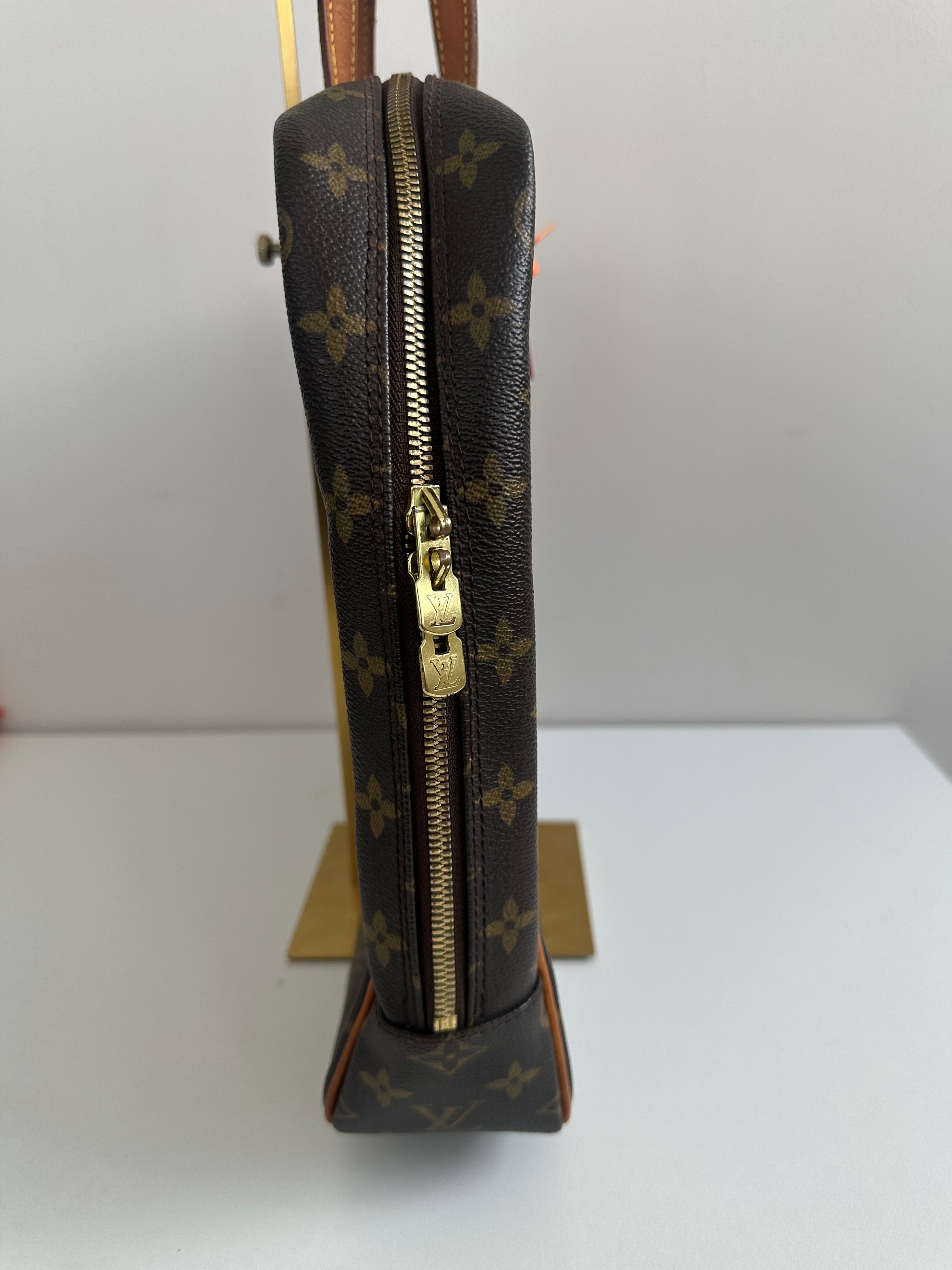 Louis Vuitton Pegase