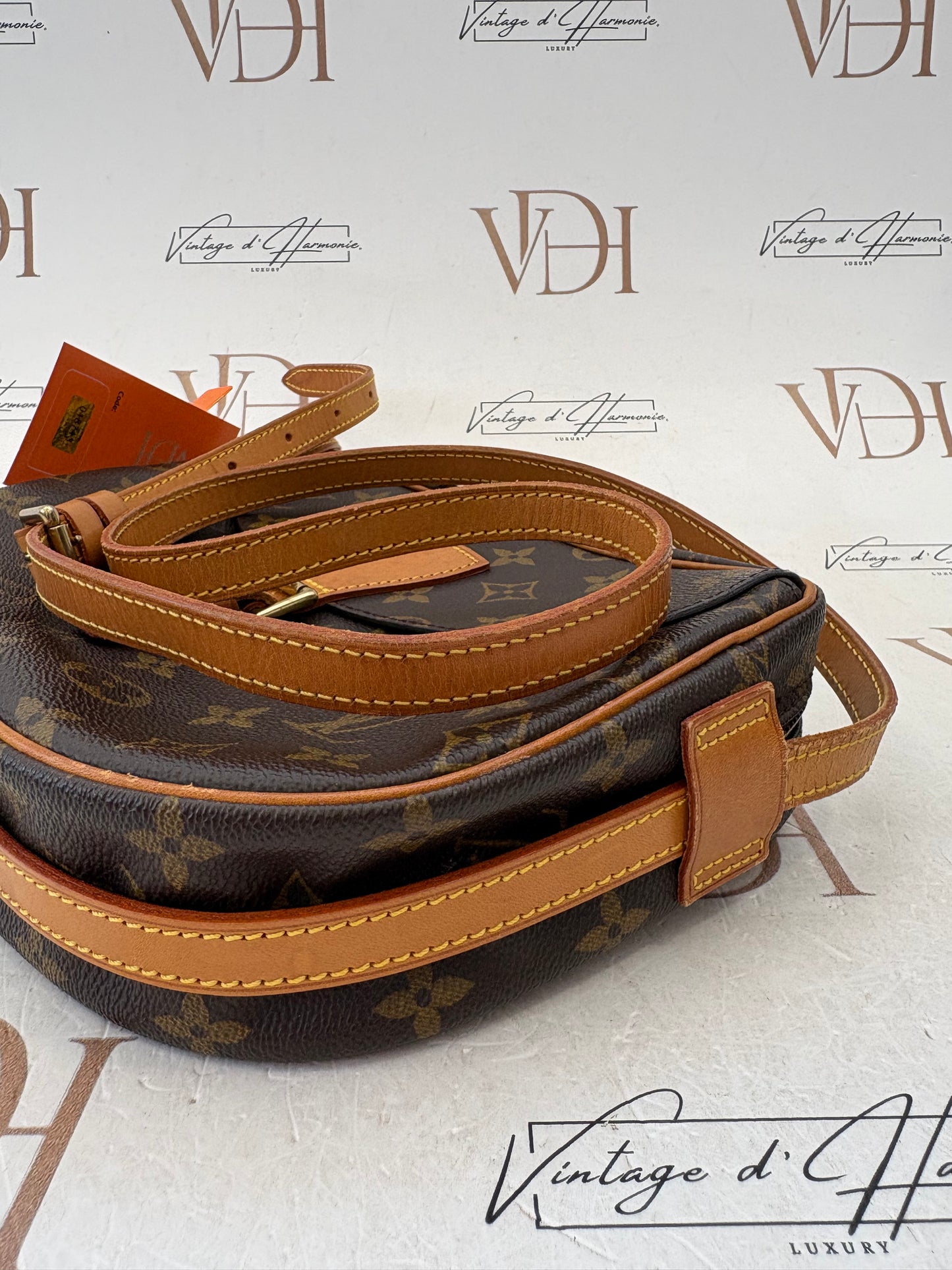 018713 - Louis Vuitton Jeune Fille