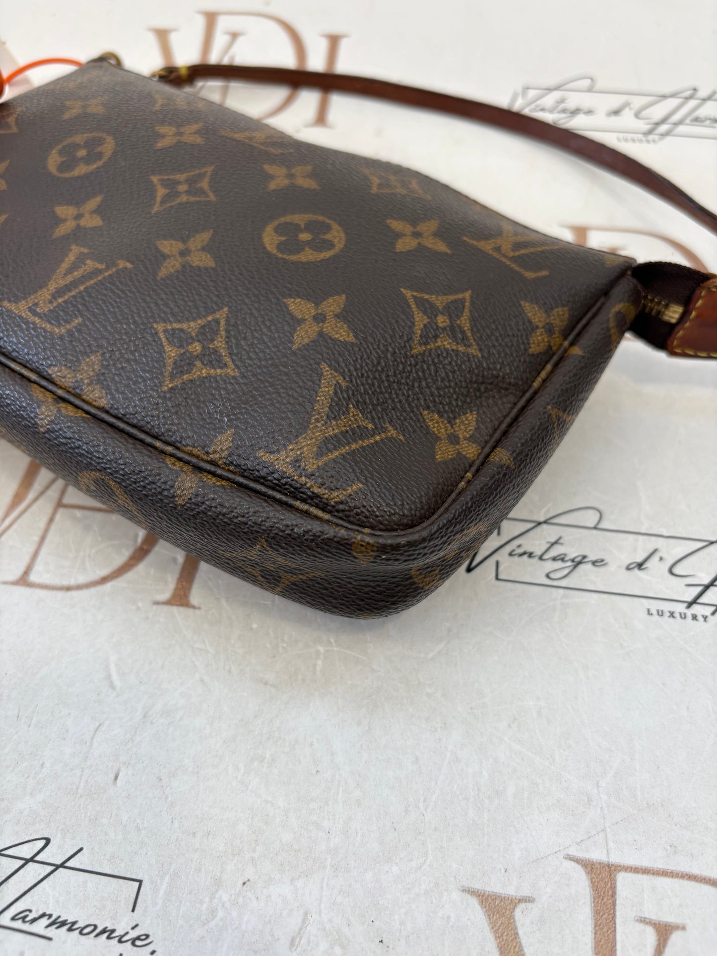 019011 - Louis Vuitton Pochette Accessoires