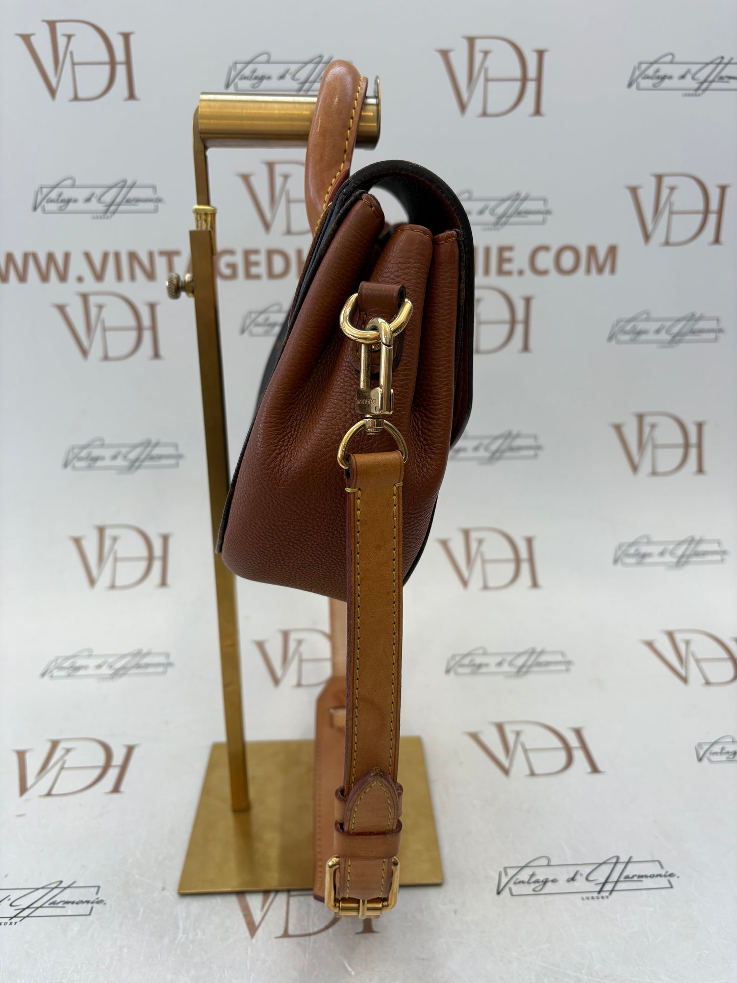 383507 - Louis Vuitton Eden