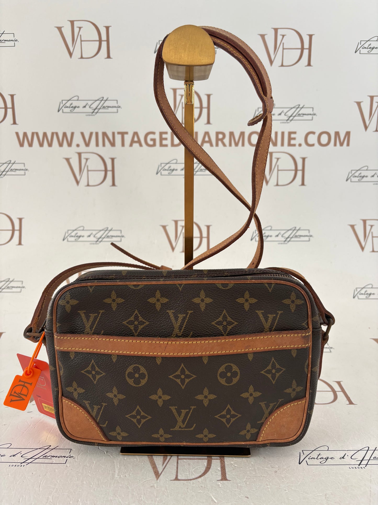 018203 - Louis Vuitton Trocadero 24