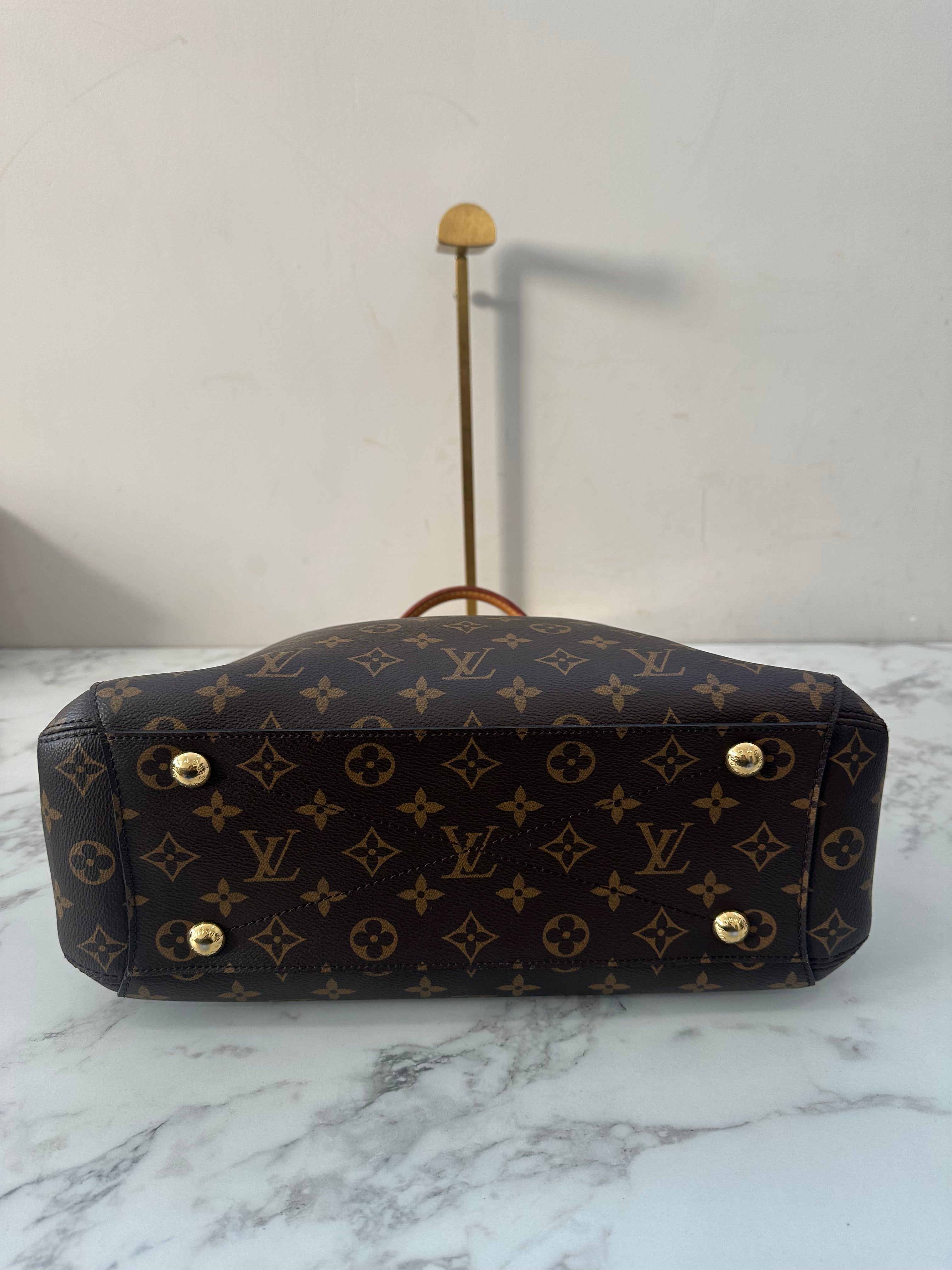 Louis Vuitton Montaigne