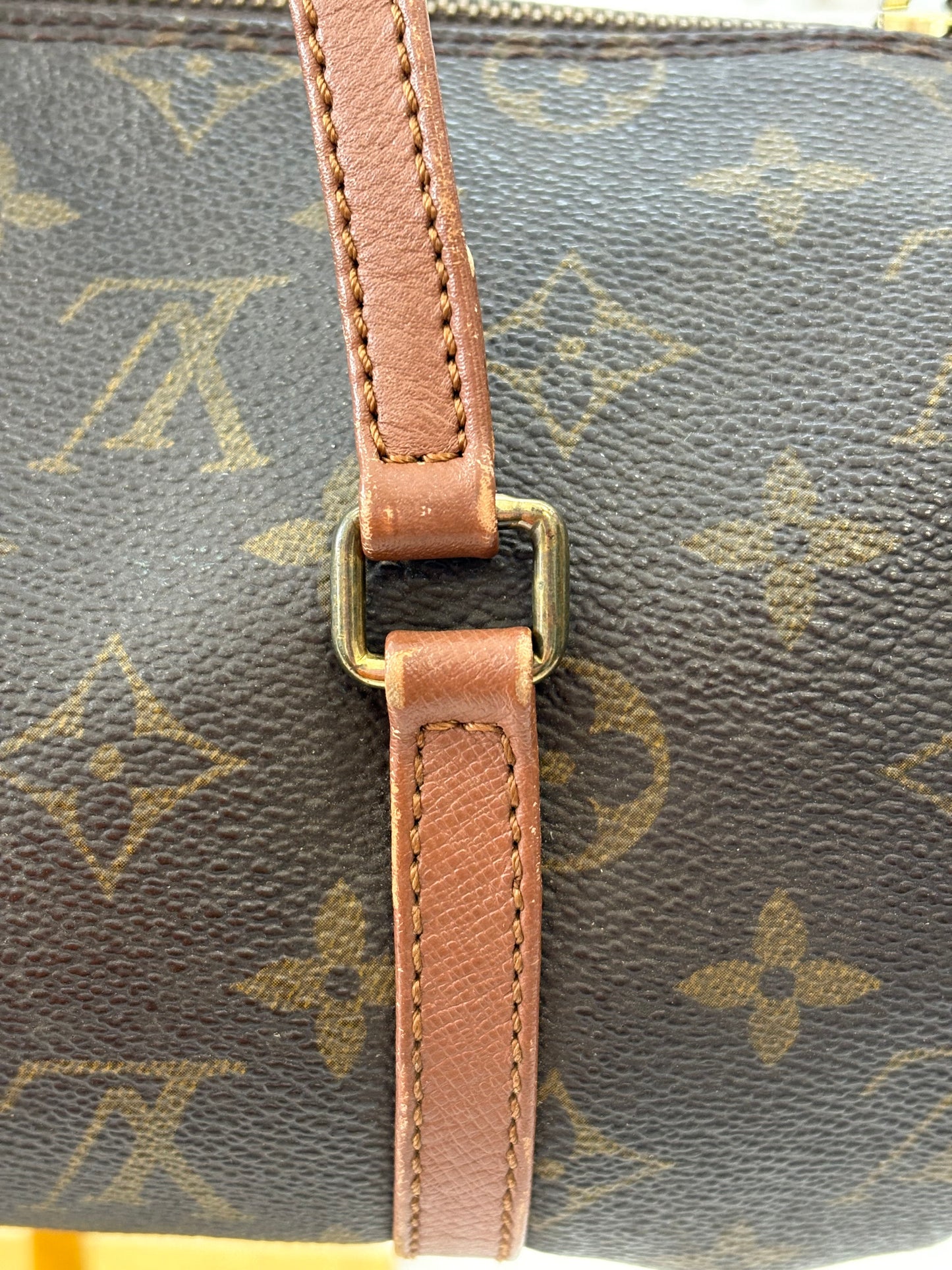 019007 - Louis Vuitton Papillon 26