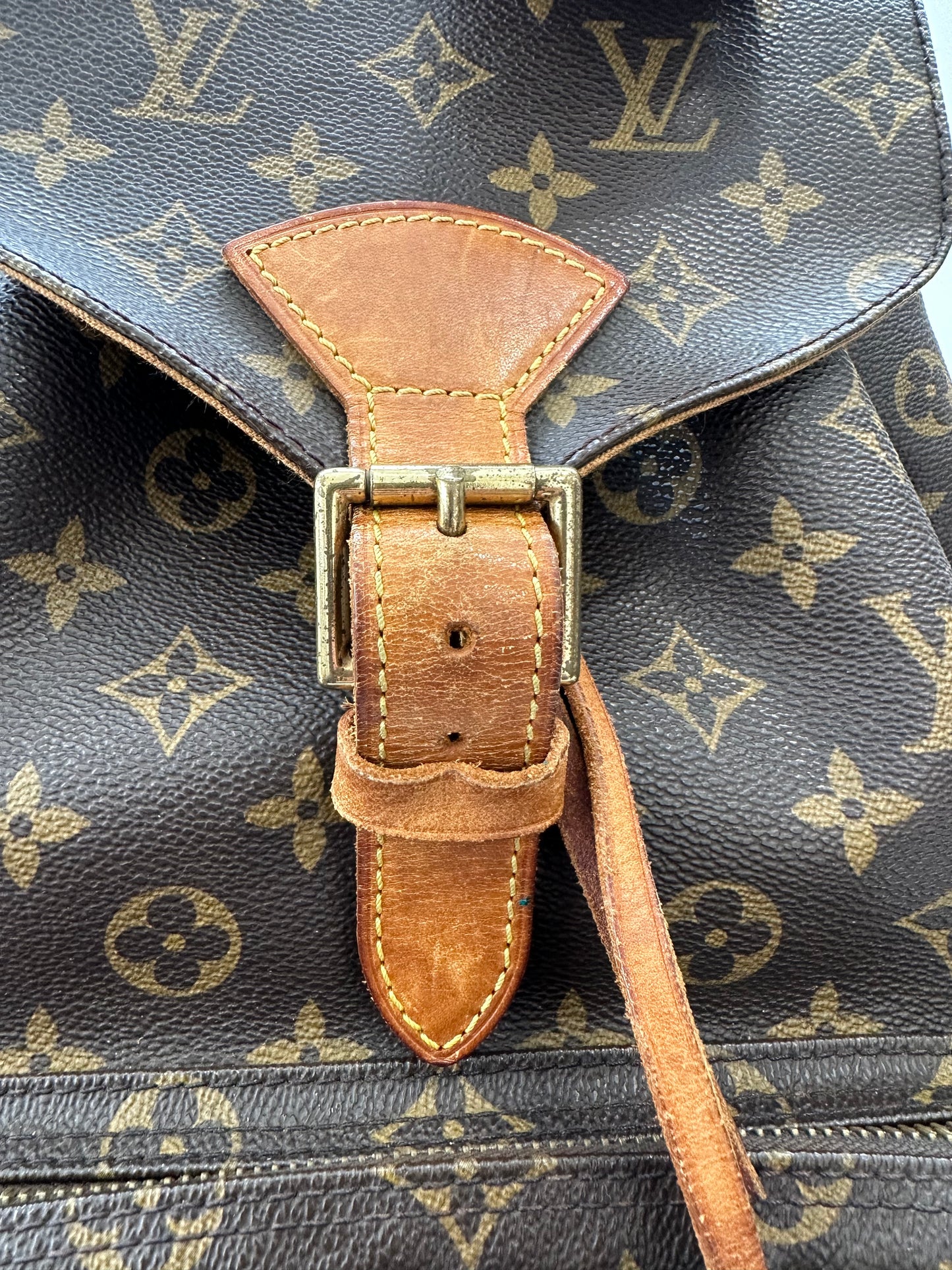 017911 - Louis Vuitton Montsouris GM