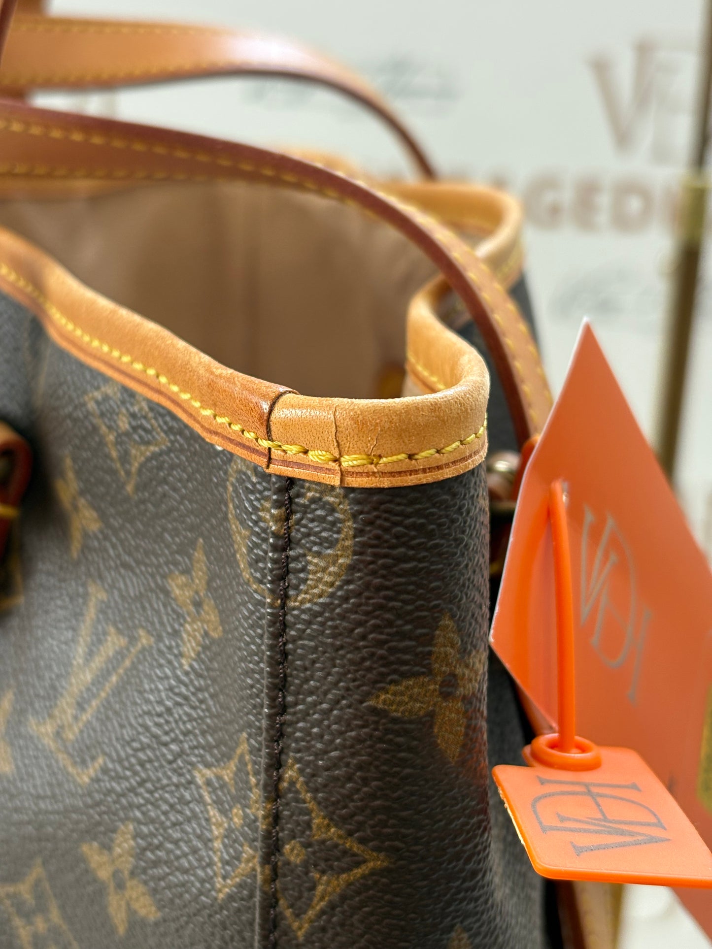 018790 - Louis Vuitton Bucket GM