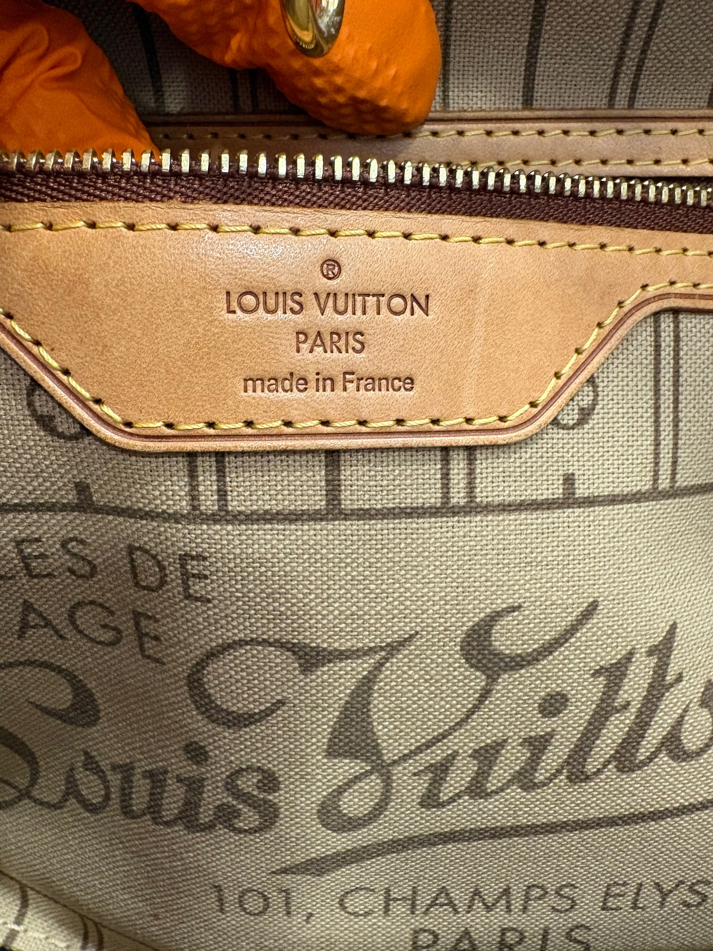016935 - Louis Vuitton Neverfull PM