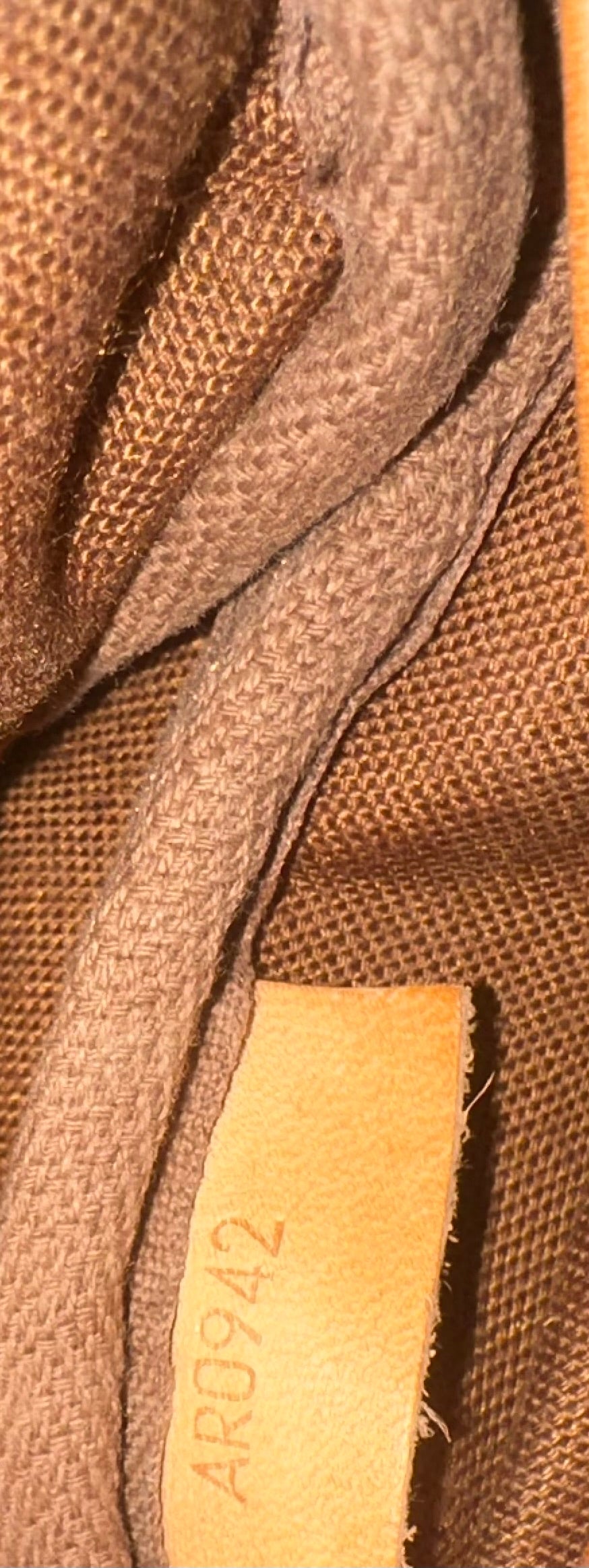 Louis Vuitton Saumur 30
