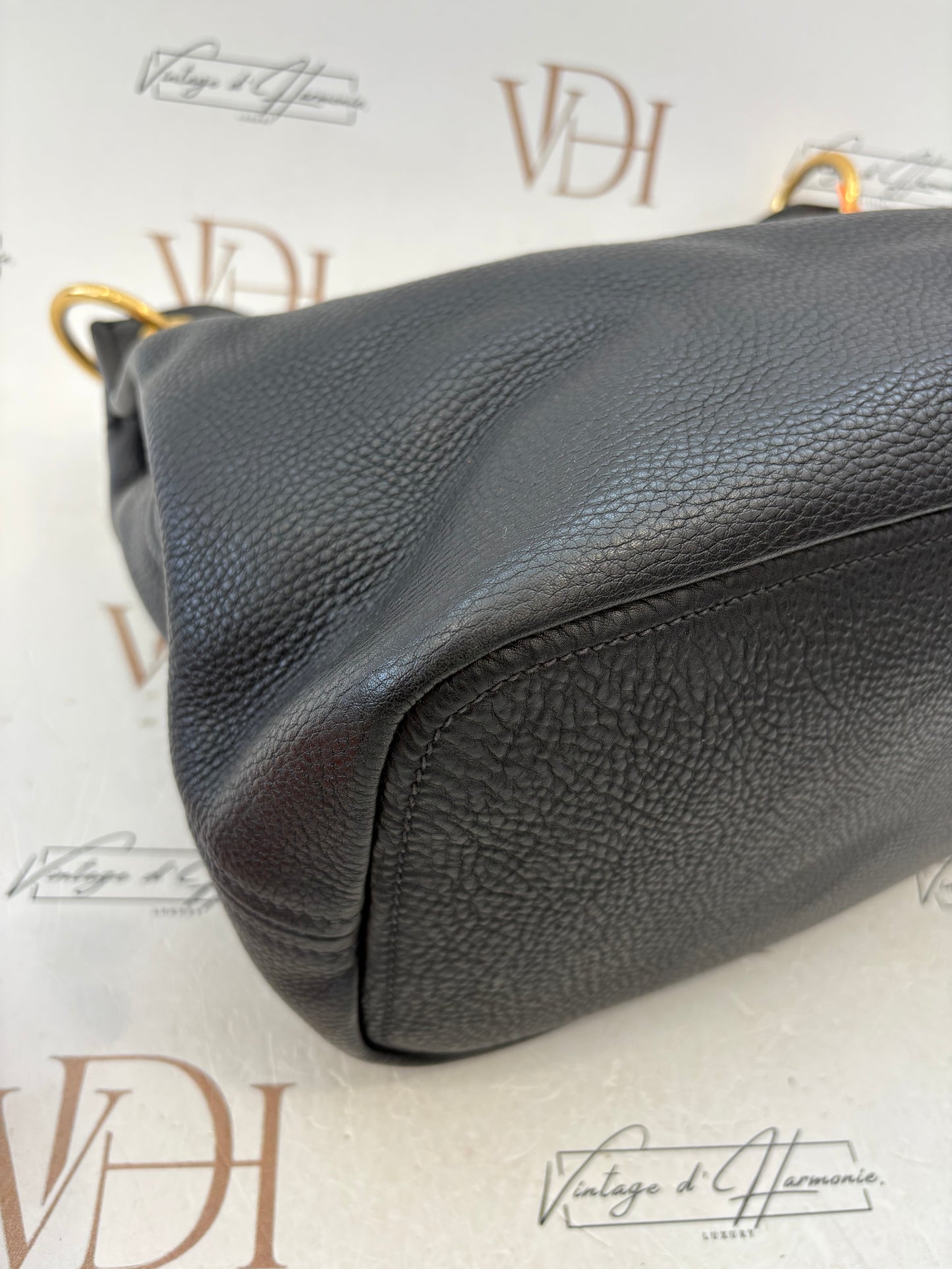 383880 - Prada Black