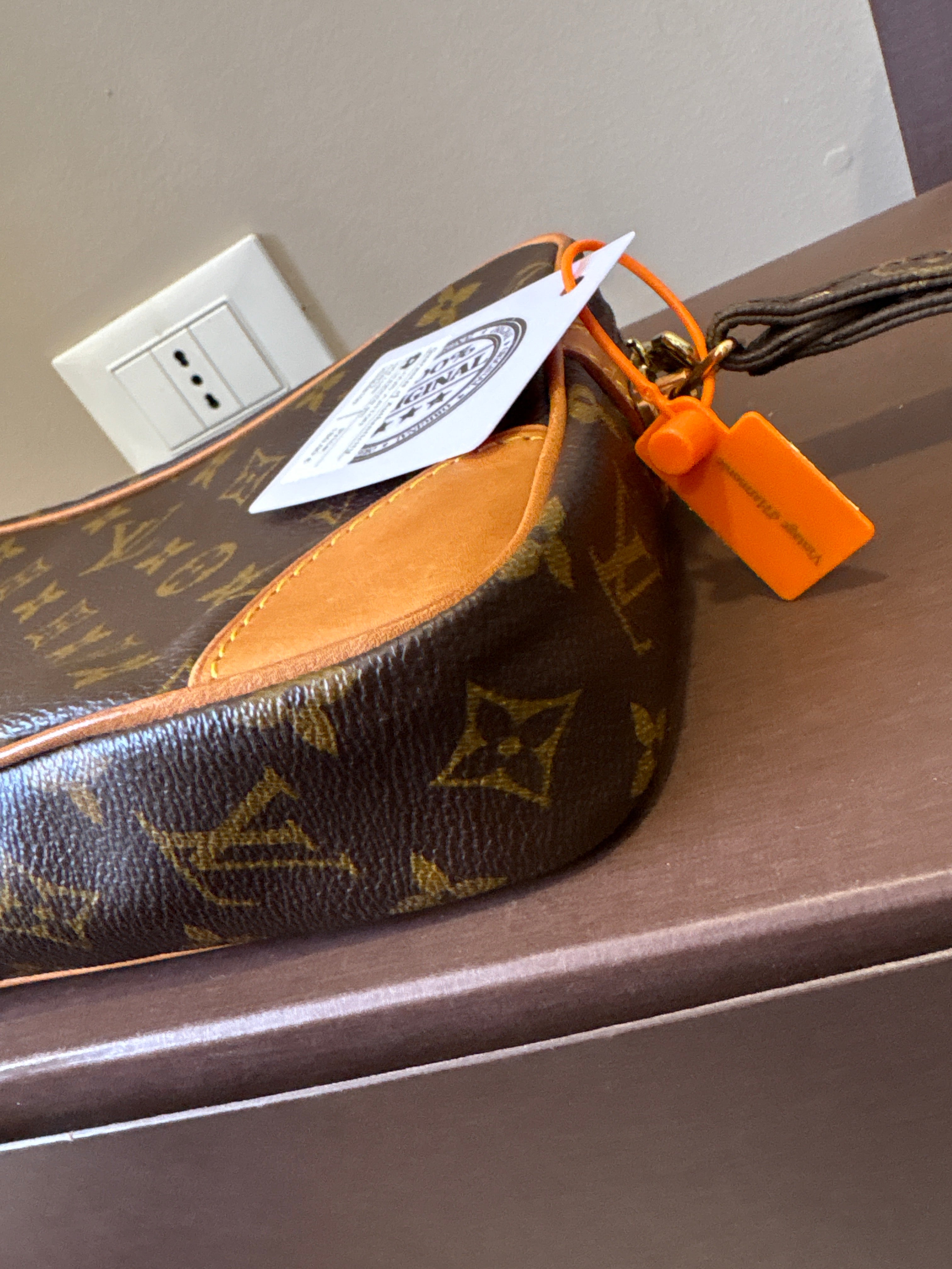 Louis Vuitton Dragonne GM