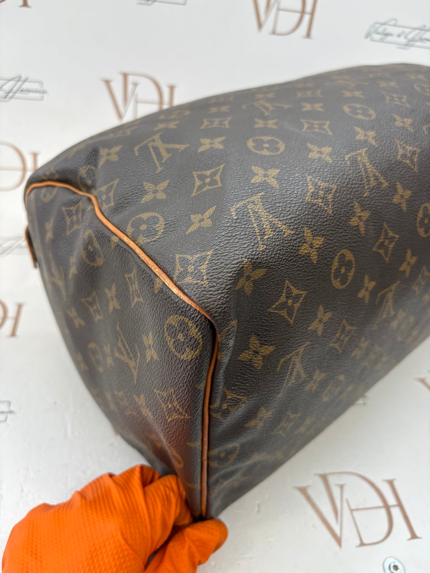 018987 - Louis Vuitton Speedy 40