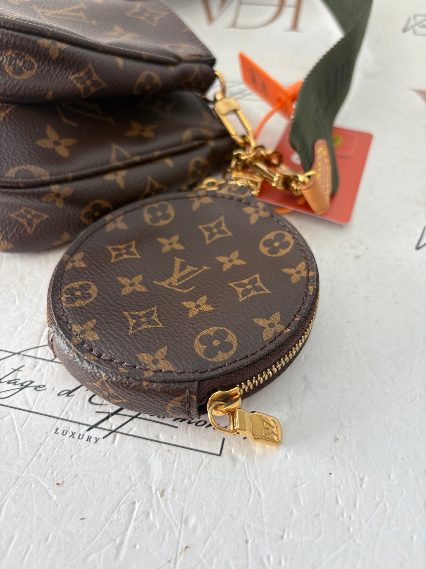 201426 - Louis Vuitton Multipochette