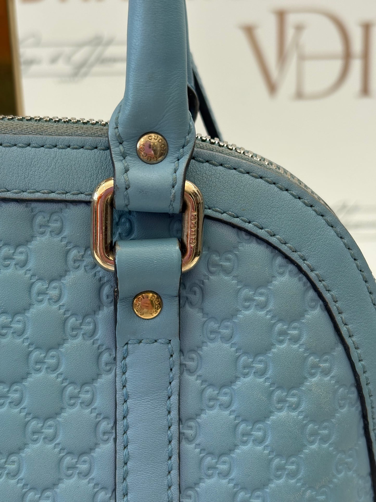384268 - Gucci