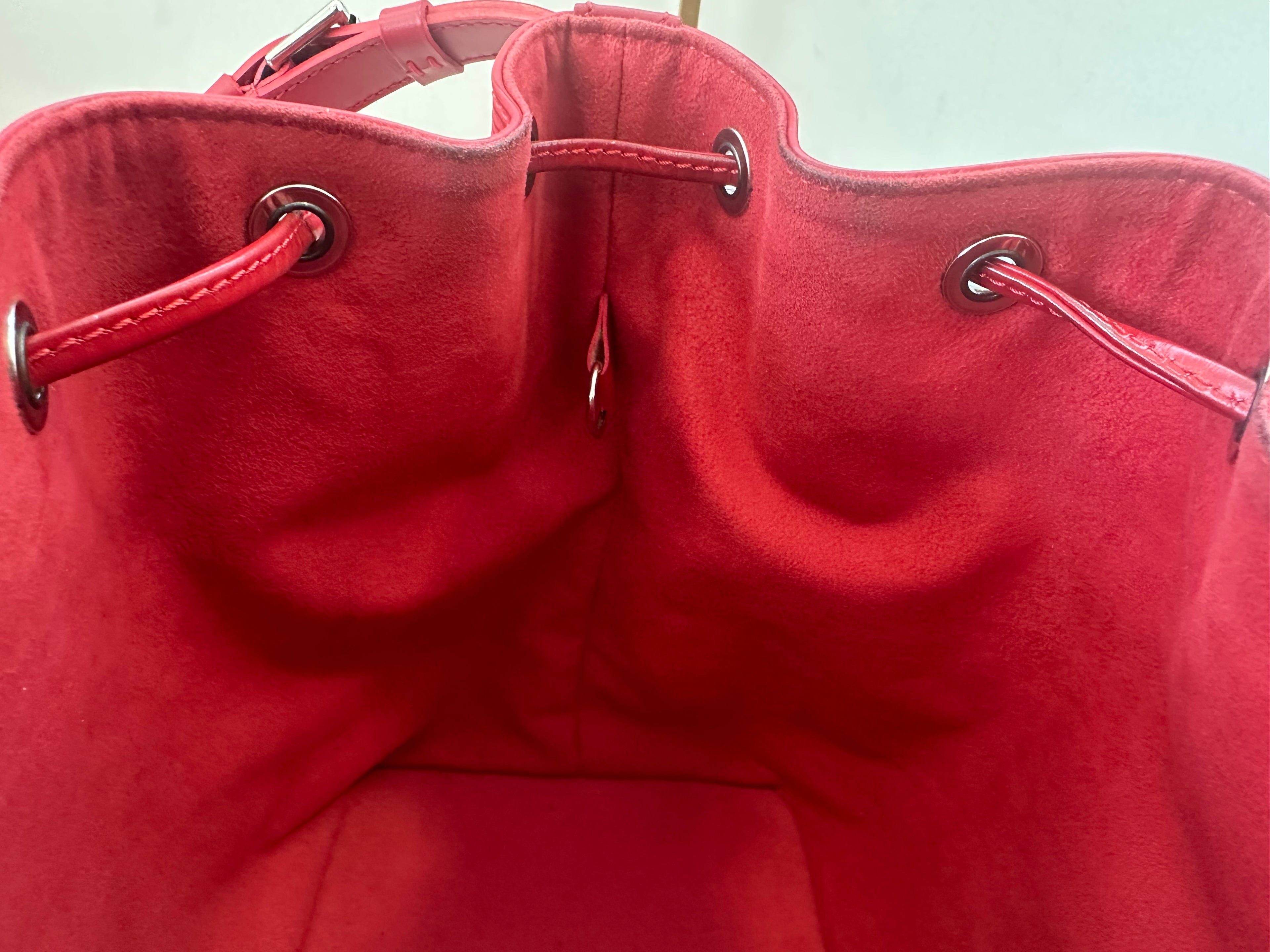 Louis Vuitton Noé Epi Red