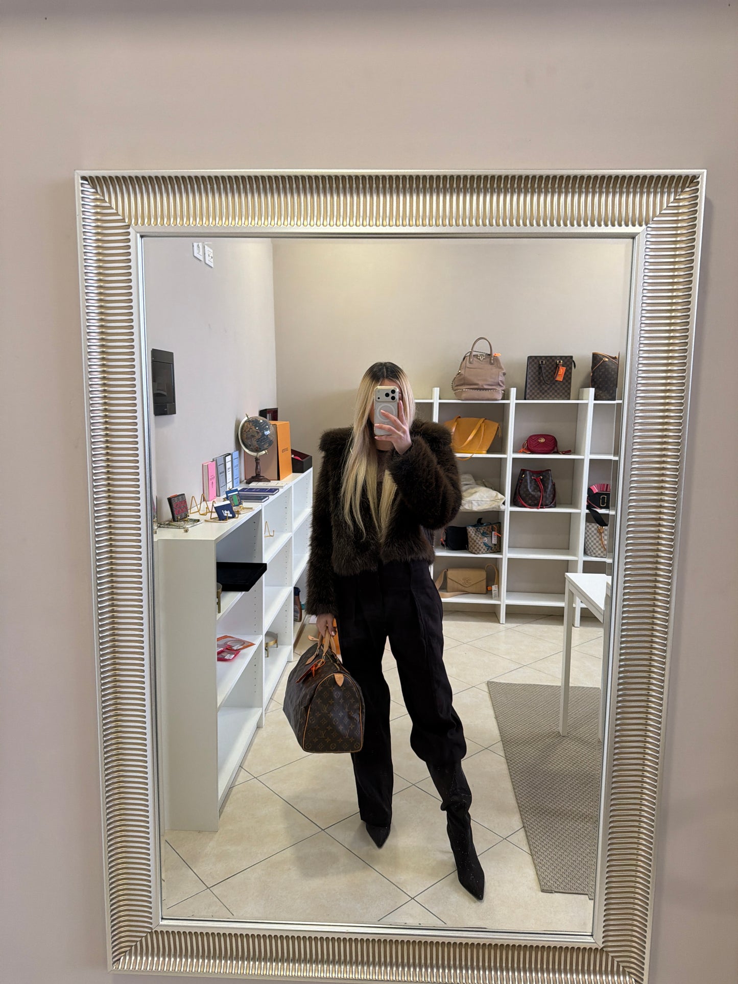 017909 - Louis Vuitton Speedy 40