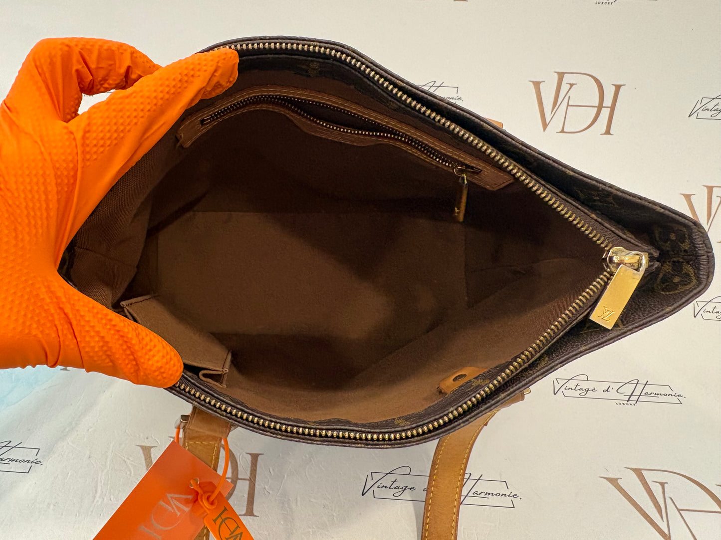016908 - Louis Vuitton Cabas Piano