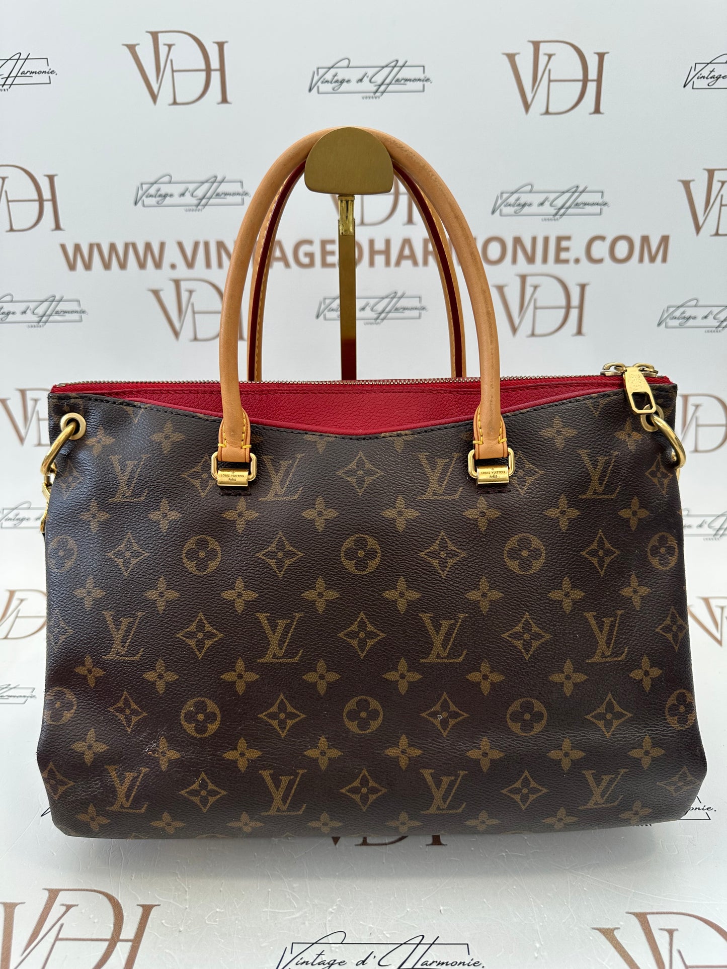 382655 - Louis Vuitton Pallas