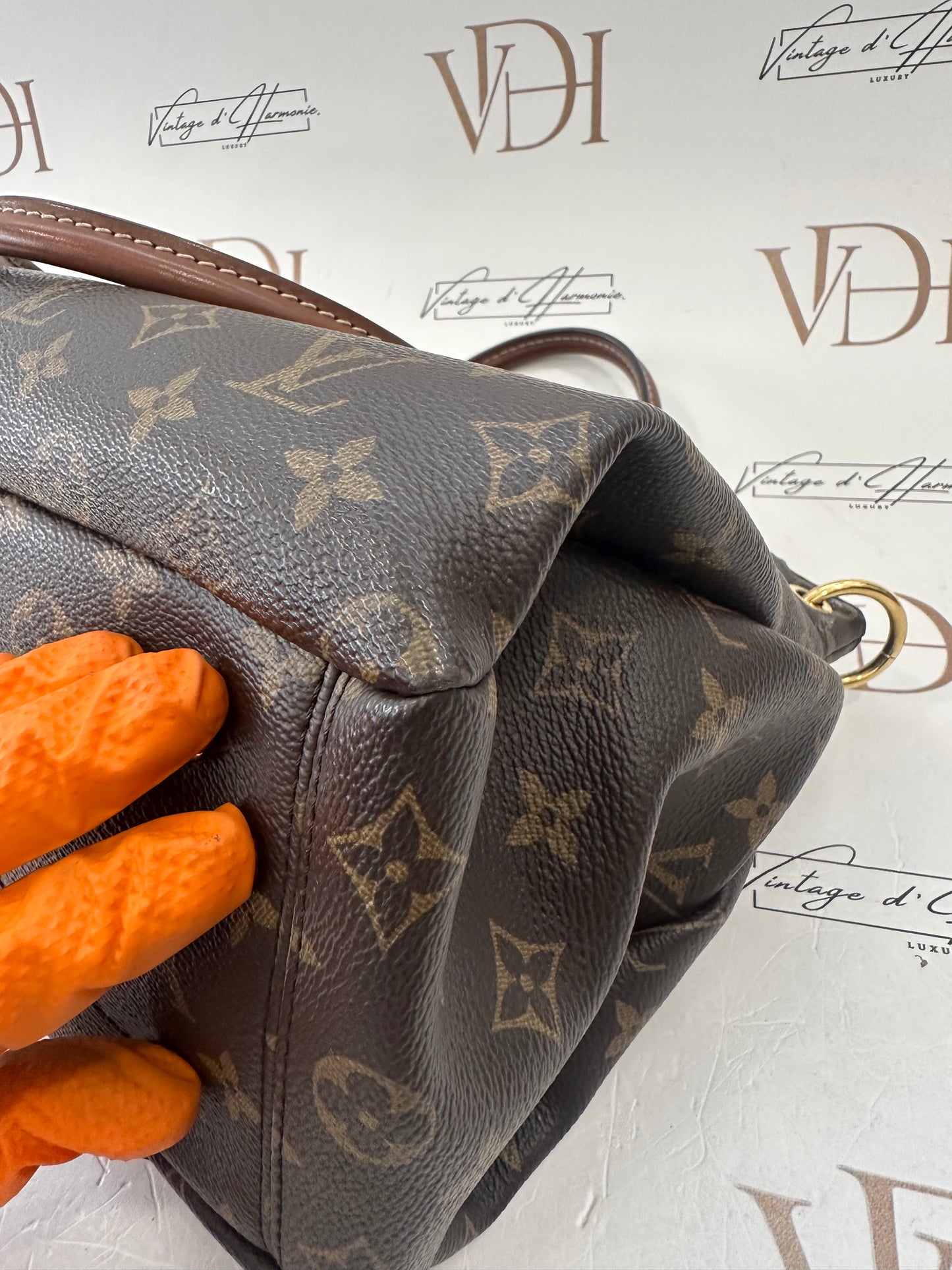 017896 - Louis Vuitton Pallas