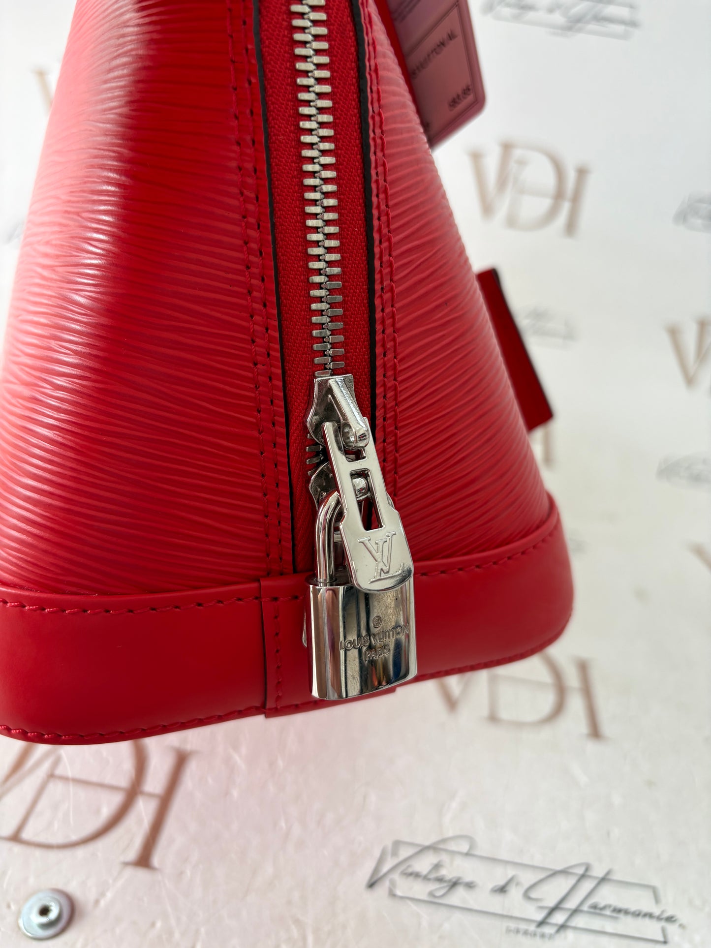 201173 - Louis Vuitton Alma Red Epi