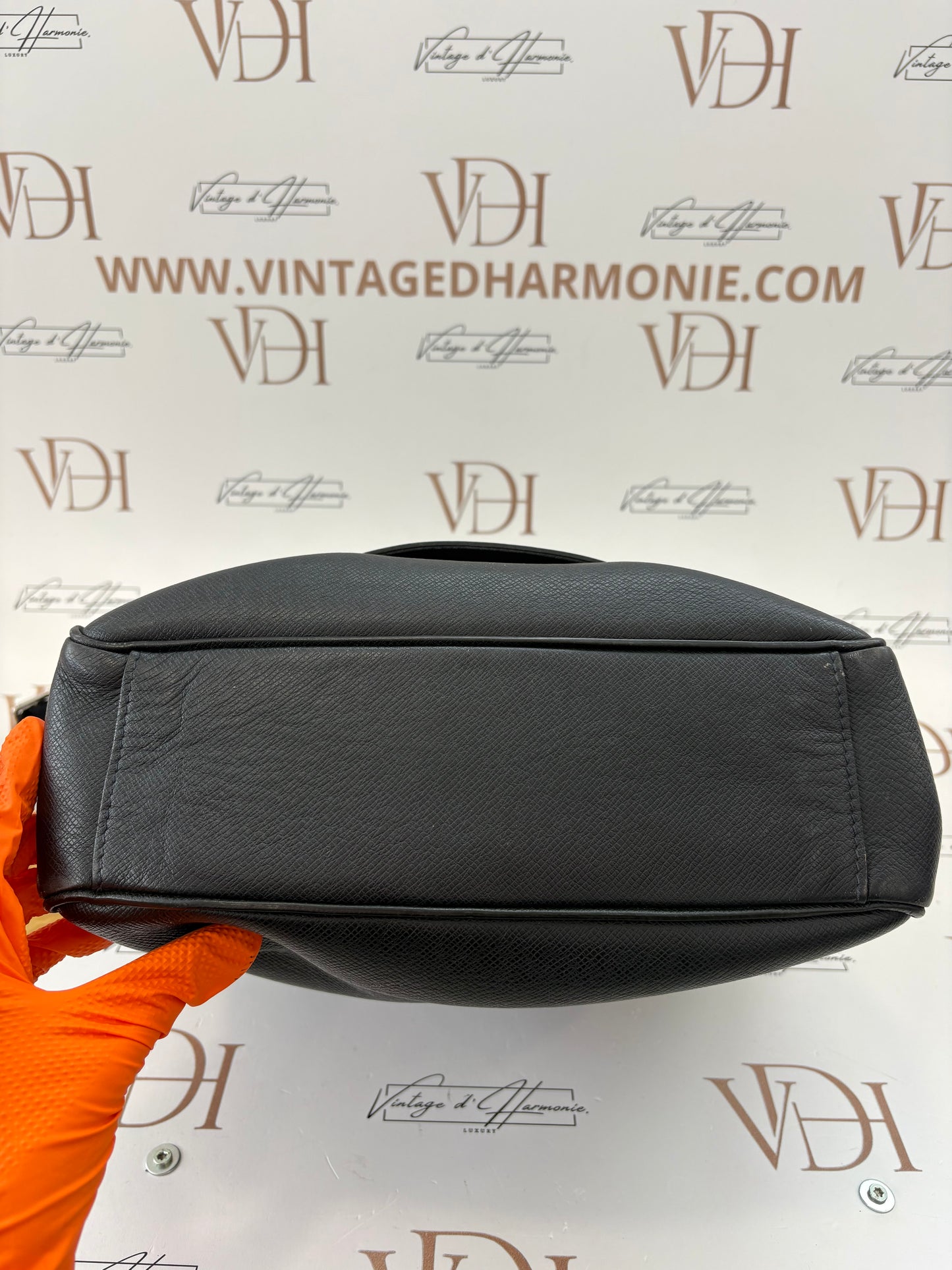 382876 - Louis Vuitton Taiga Andrei
